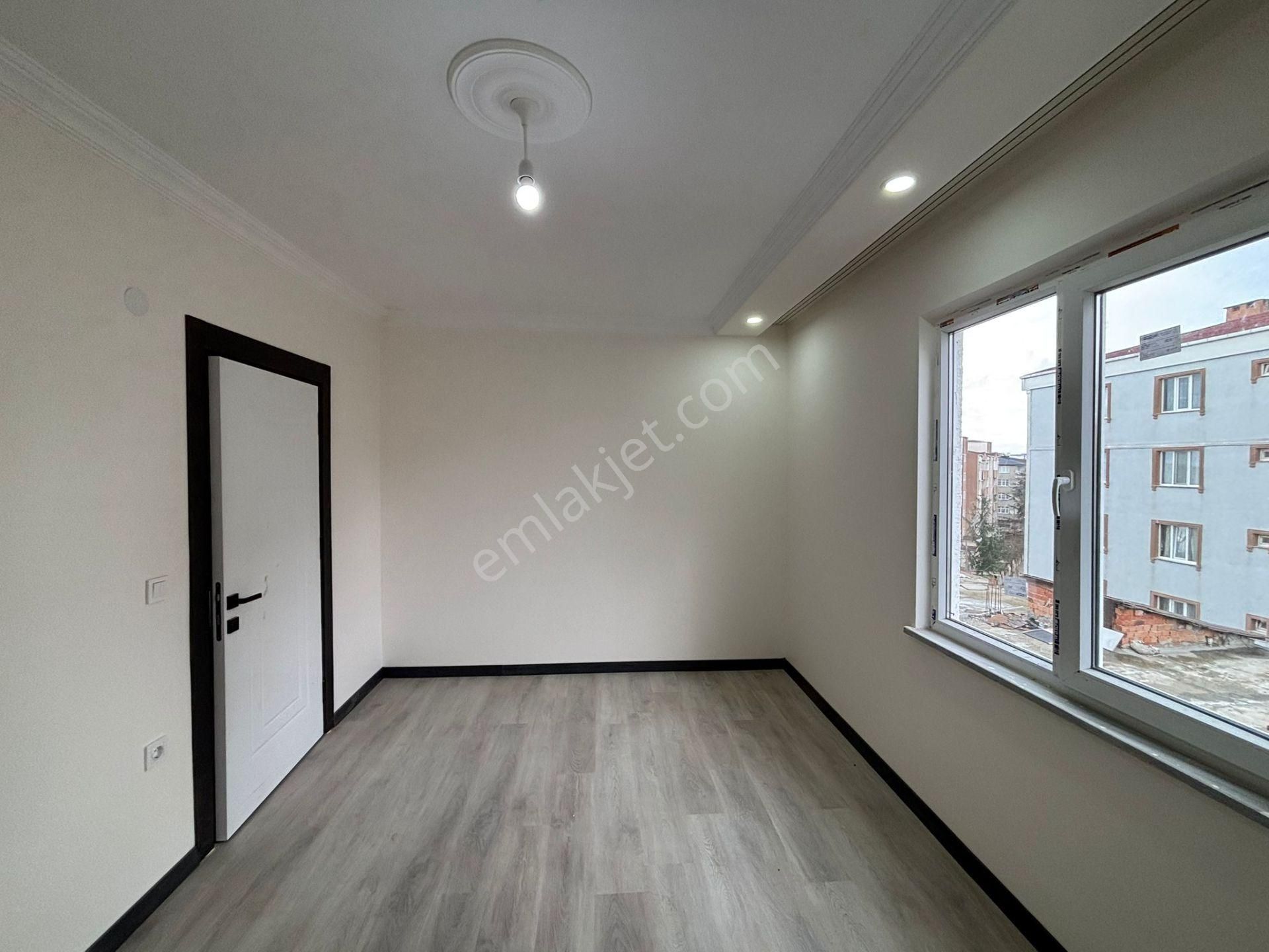 **eryıldız İnşaat'tan**fevzipaşa Merkezi Konumda İskanlı K.otoparklı 2+1**4.kat Güney Cephe - Görsel 21