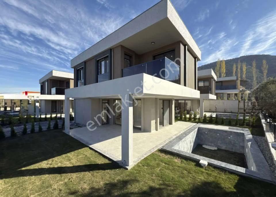 Kuşadası Güzelçamlı’da Doğayla İç İçe, Müstakil Ve Özel Havuzlu Villa 14.500.000 Tl