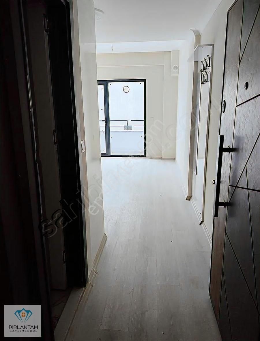 Balıkesir Gaziosmanpaşa Mh Kızmeslek Yanı 2+0 Pırlantam