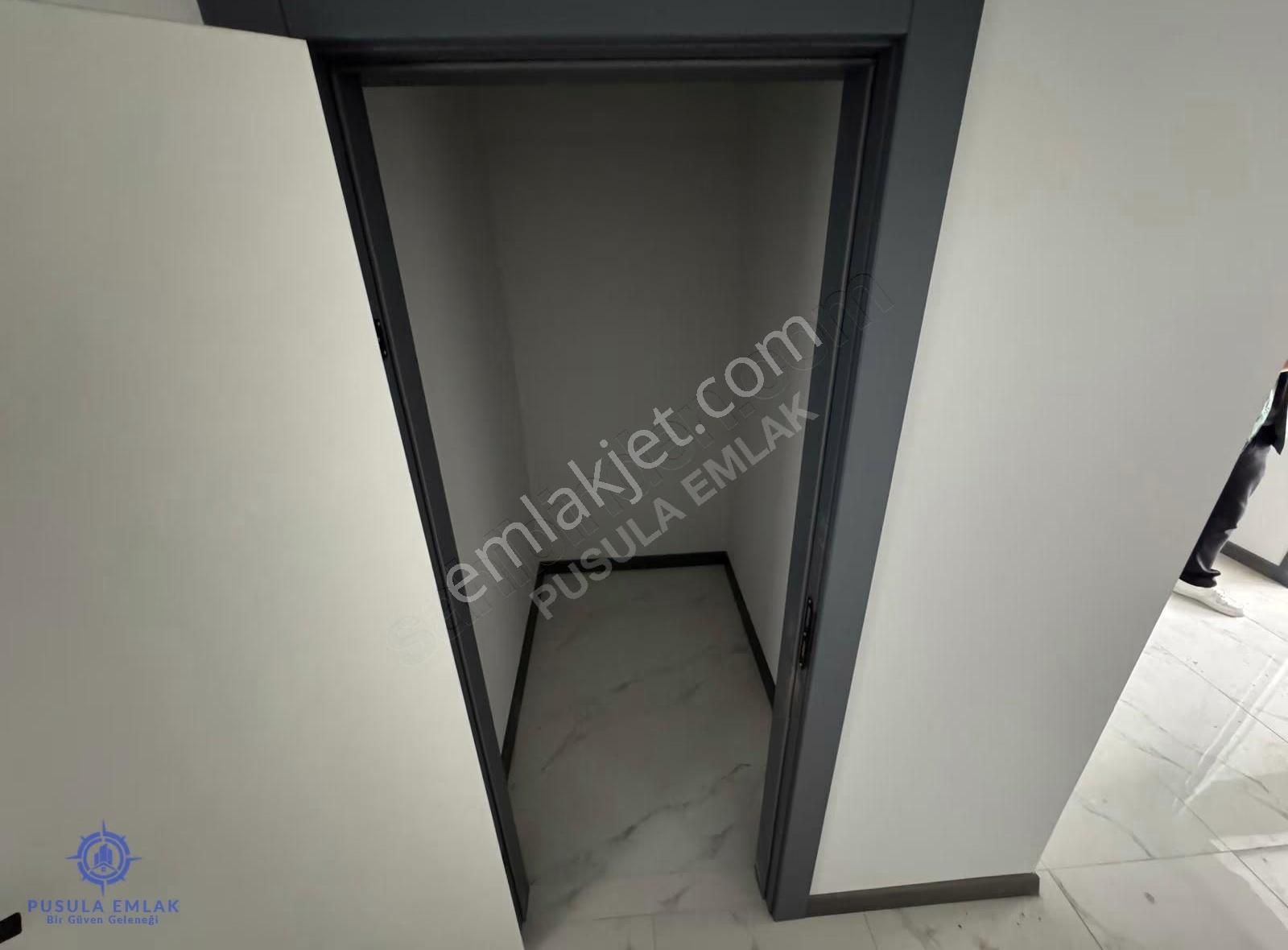 Ｐｕｓｕｌａ'ｄａｎ Doğu Caddesine Yakın Sıfır Güney Cep. 3+1 Geniş Daire - Görsel 13