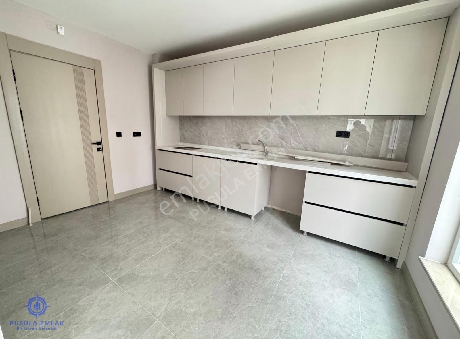 Ｐｕｓｕｌａｅｍｌａｋ'ｄａｎ Lüx Yapılı Yıldız Göbeğe Yakın Sıfır 3+1 Daire - Görsel 6