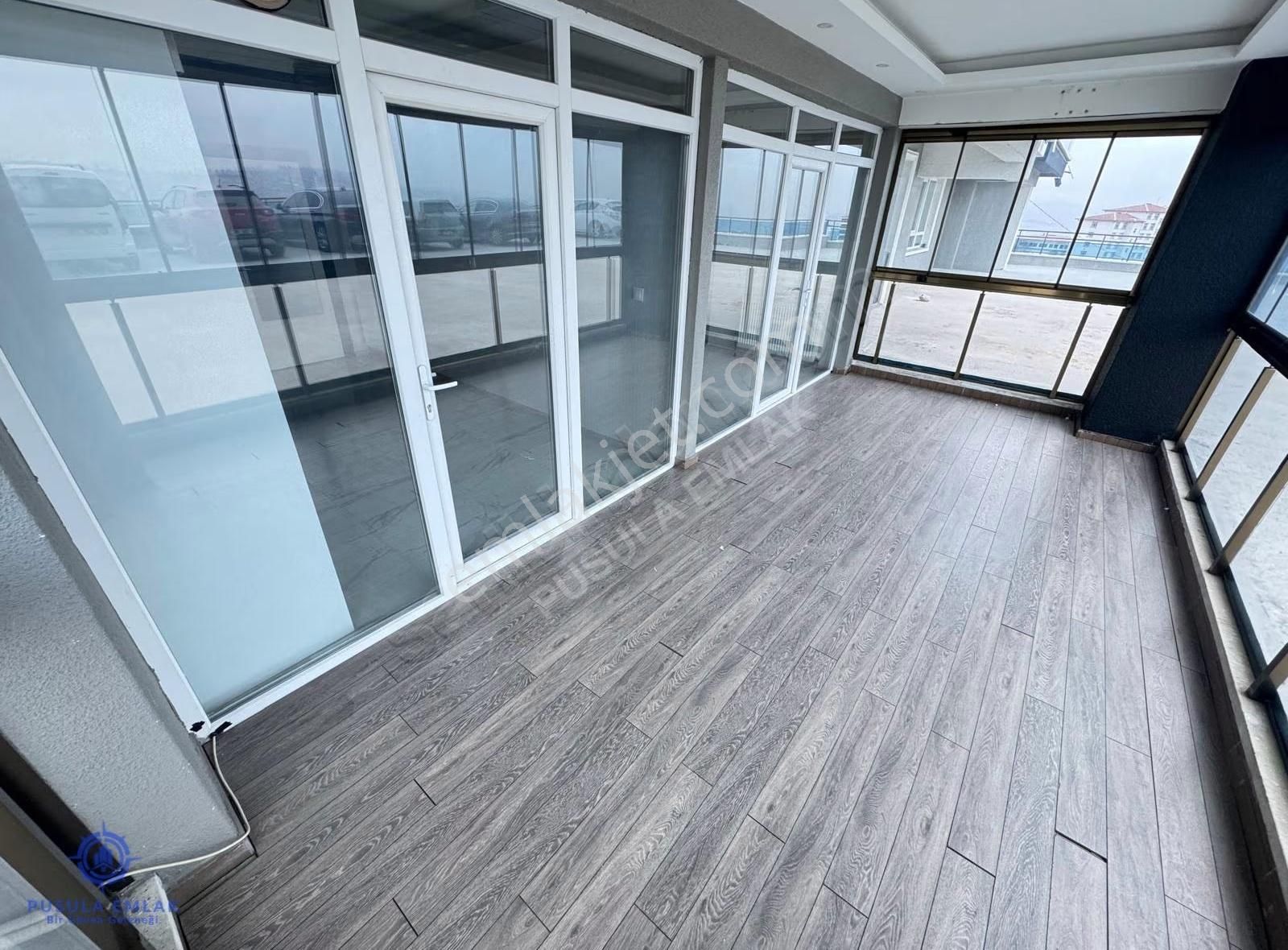 Ｐｕｓｕｌａｅｍｌａｋ'ｄａｎ Site İçerisinde Geniş Balkonlu 3+1 Kiralık Daire - Görsel 15