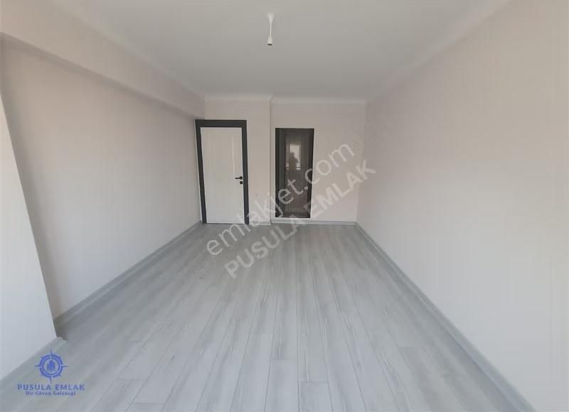 Pusuladan Battalgazi Mah Cadde Üzeri E.banyolu 3+1 Satılık Daire