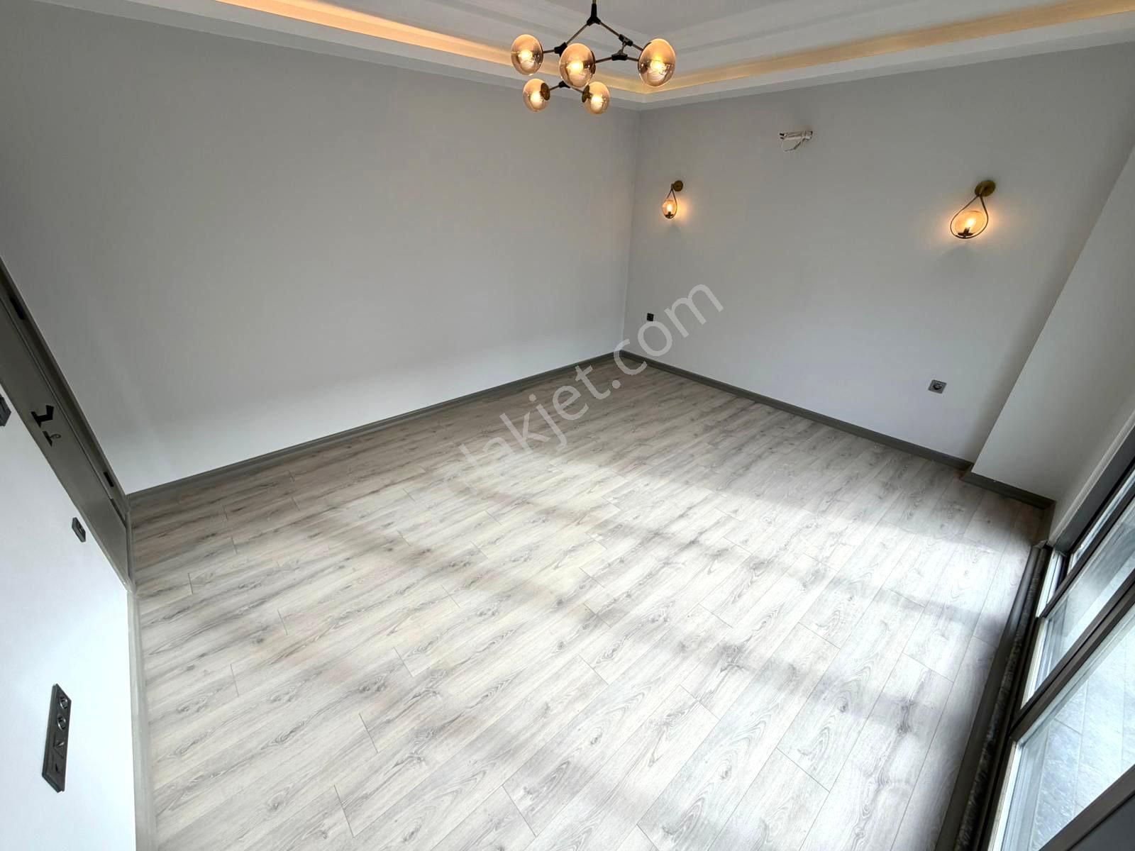 🏡 Referans'tan Altınkum'da Modern Tasarımlı Ebeveyn Banyolu Ön Cephe Ayrı Mutfak 2+1 Daire - Görsel 28