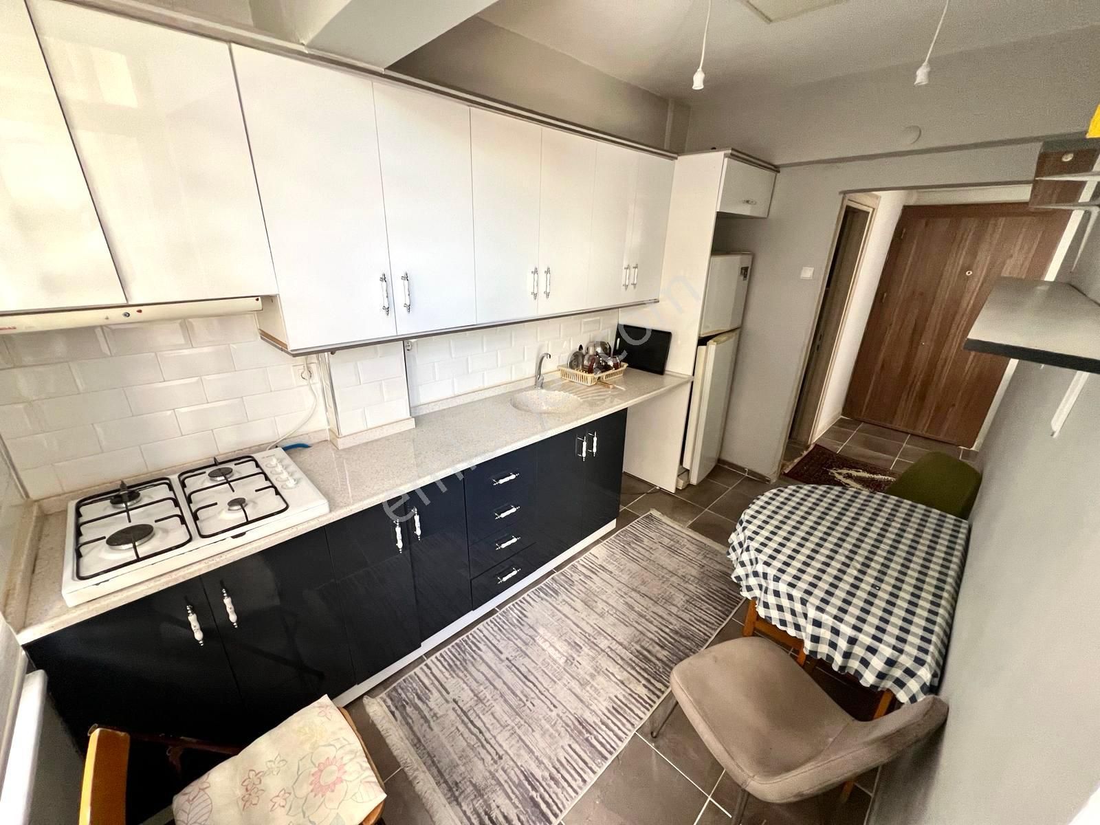 🏡 Referans'tan Akçay Merkez'de Denize 300 Mt Ayrı Mutfak 2+1 Daire