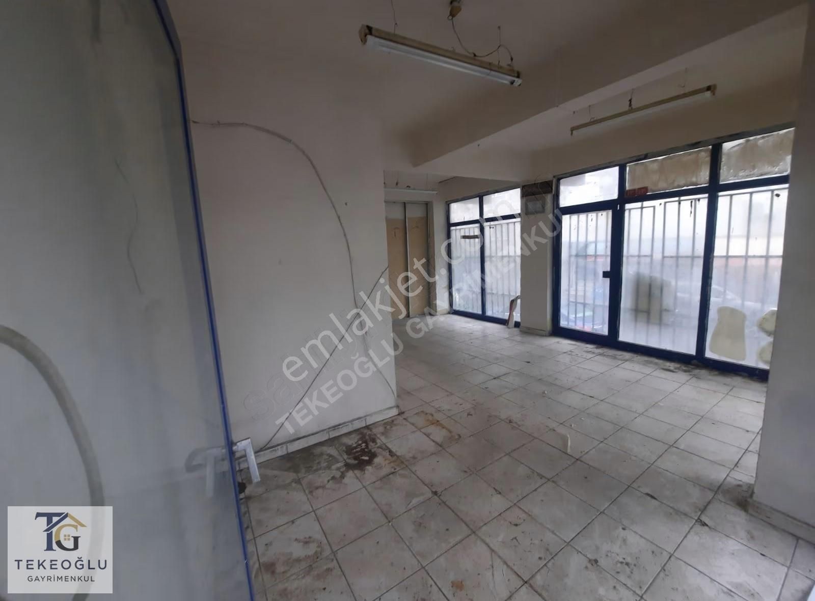 Kiralik Giriş Dükkan Köşe Çift Cepheli Cebecide Z Caddesi Üzerin - Görsel 12
