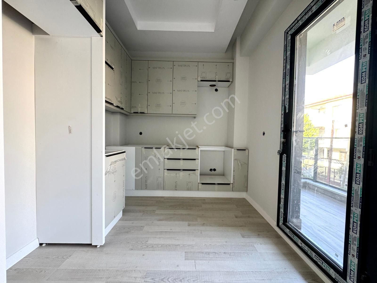 🏡 Referans'tan Akçay'da Çift Balkonlu Yerden Isıtmalı Şık Tasarım 1+1 Daire - Görsel 2