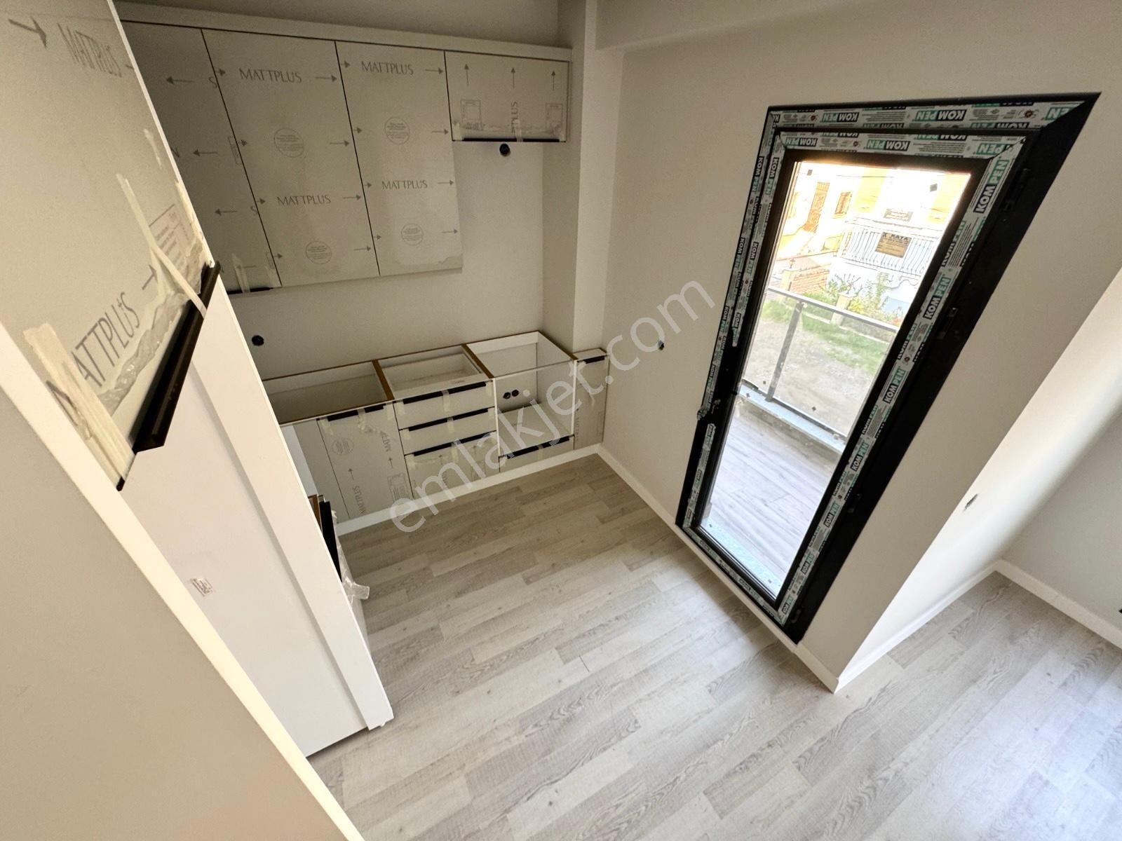 🏡 Referans'tan Akçay'da Çift Balkonlu Yerden Isıtmalı Şık Tasarım 1+1 Daire - Görsel 14