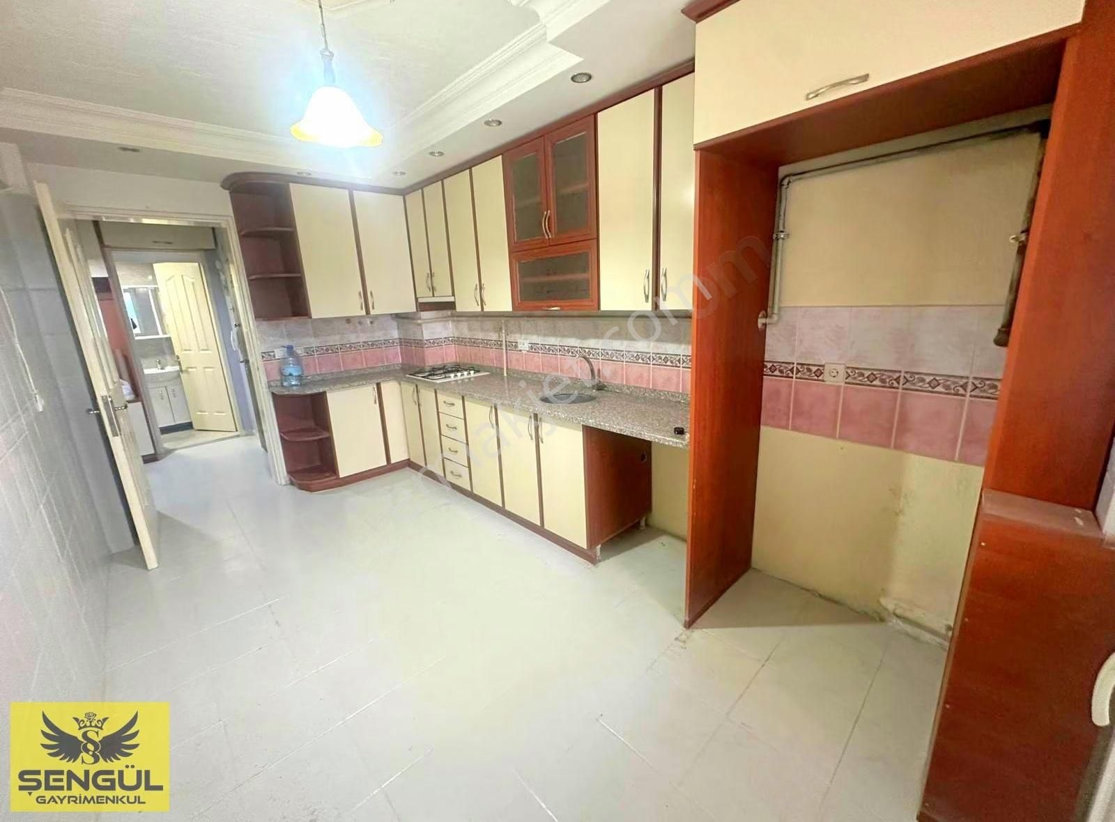 Şengül Gayrimenkul'den Umut 1 De Satılık Arakat 2+1 Daire