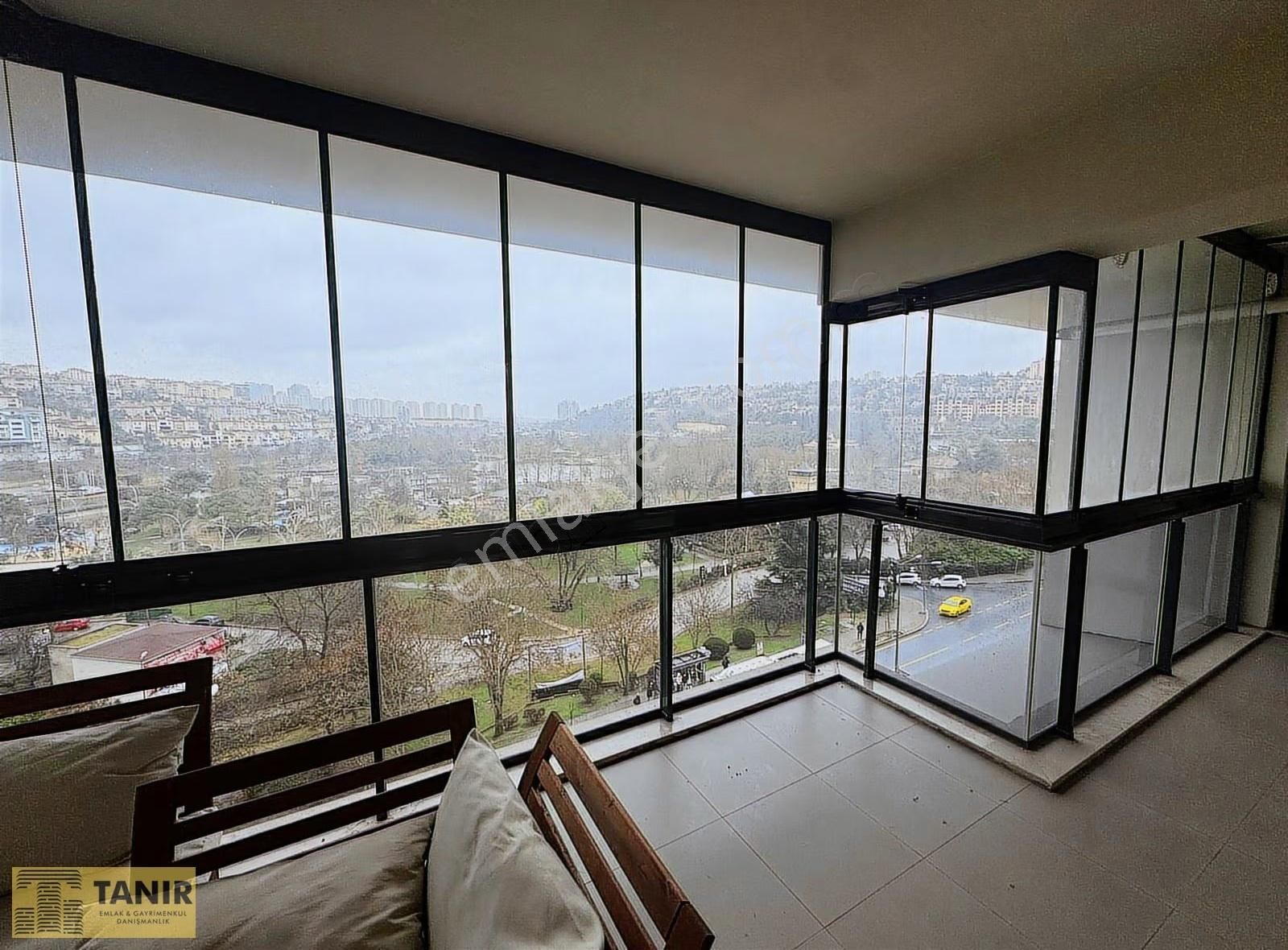 Bahçeşehir Sofa Gölet Manzaralı Lüks Tadilatlı 4+1 Daire Son Kat