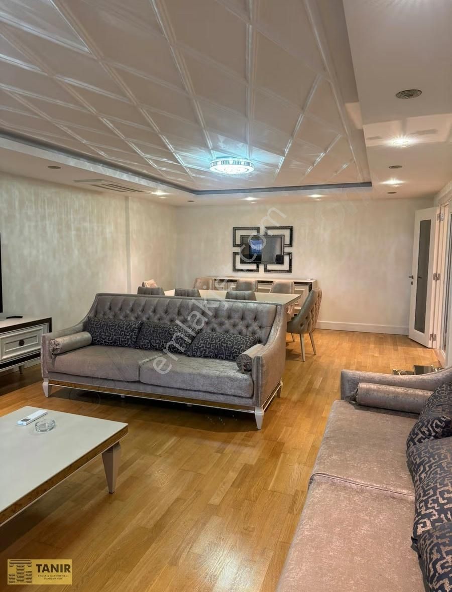 Bahçeşehir Sofa Gölet Manzaralı Lüks Tadilatlı 4+1 Daire Son Kat - Görsel 3