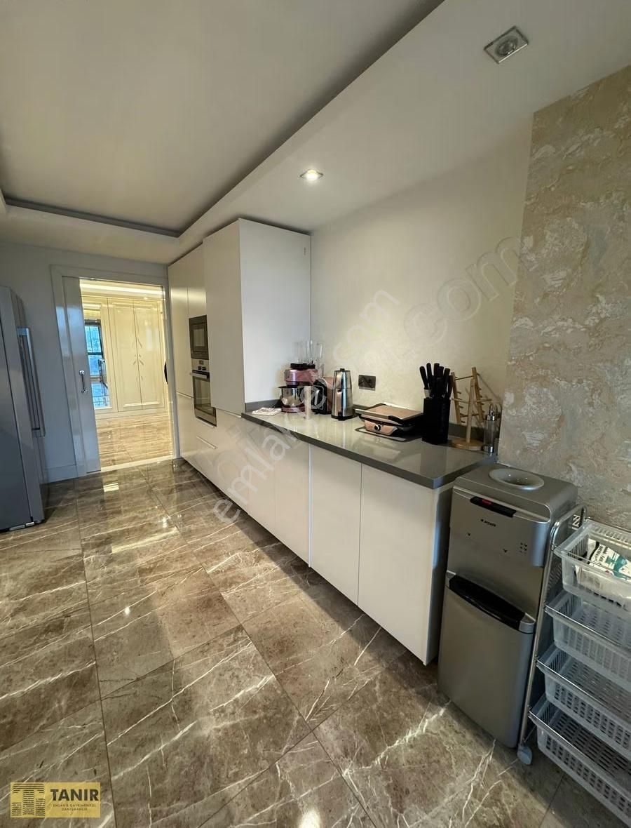 Bahçeşehir Sofa Gölet Manzaralı Lüks Tadilatlı 4+1 Daire Son Kat - Görsel 8