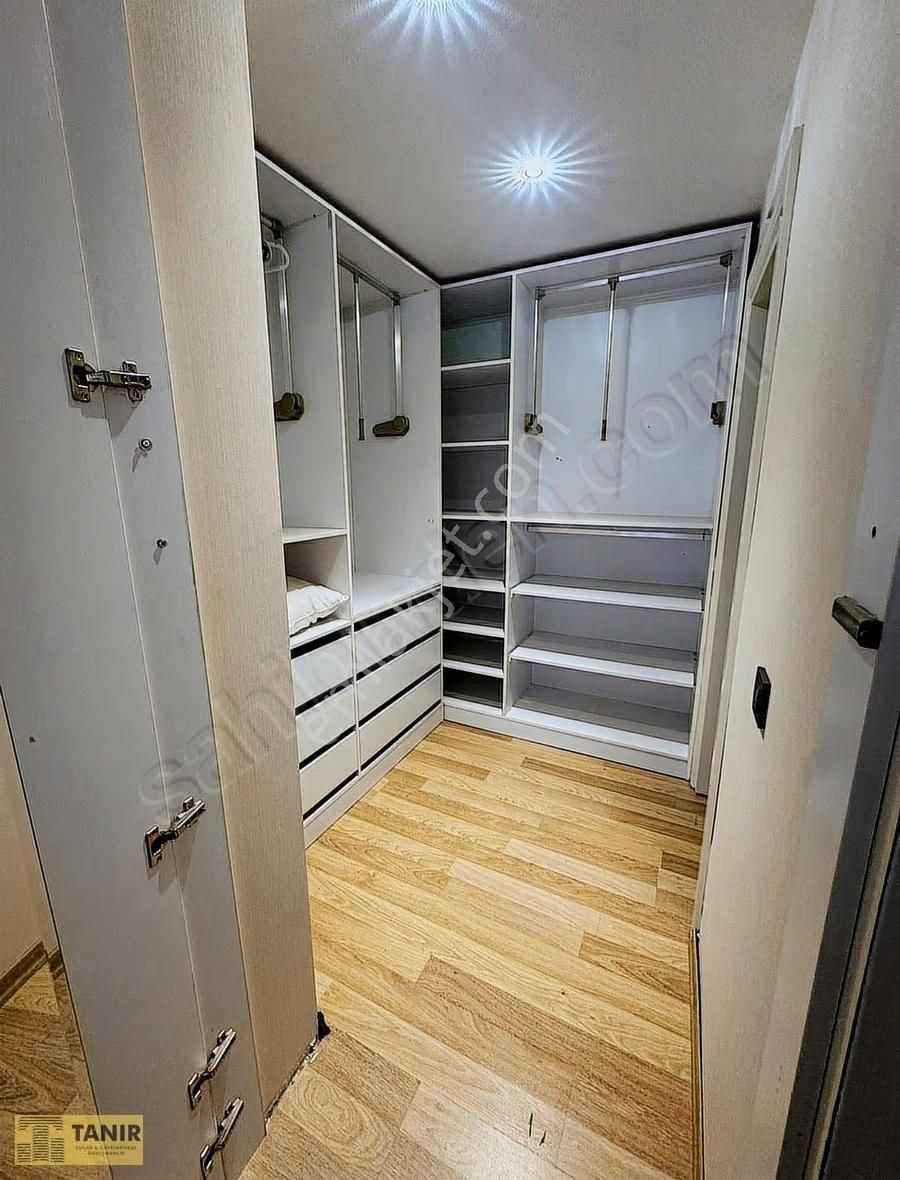 Bahçeşehir Sofa Gölet Manzaralı Lüks Tadilatlı 4+1 Daire Son Kat - Görsel 2