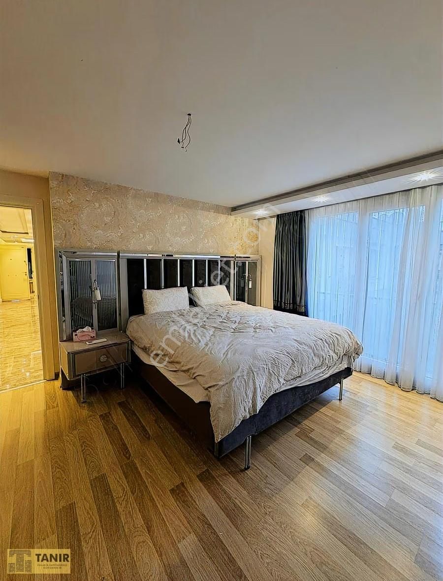 Bahçeşehir Sofa Gölet Manzaralı Lüks Tadilatlı 4+1 Daire Son Kat - Görsel 13