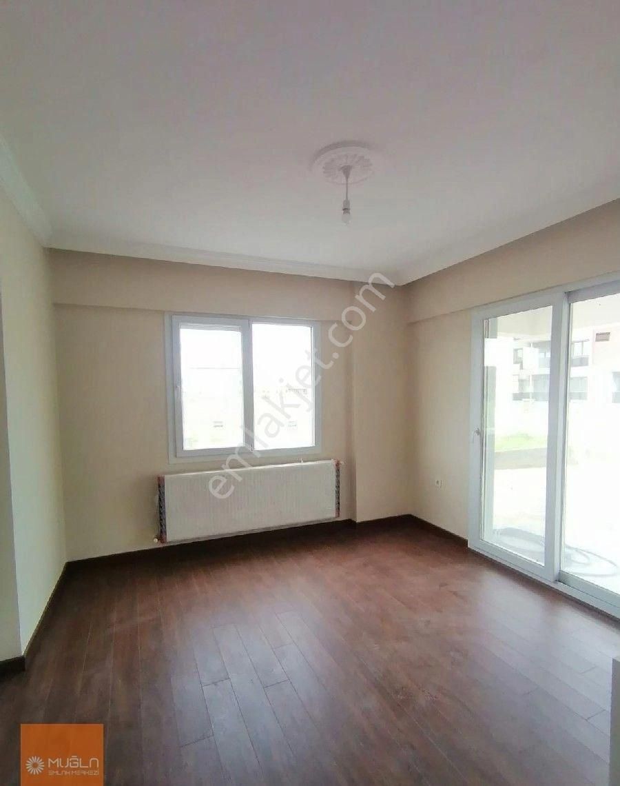 Ula Alparslan’da Geniş Bahçe Katı Kiralık 4+1 Daire - Görsel 7