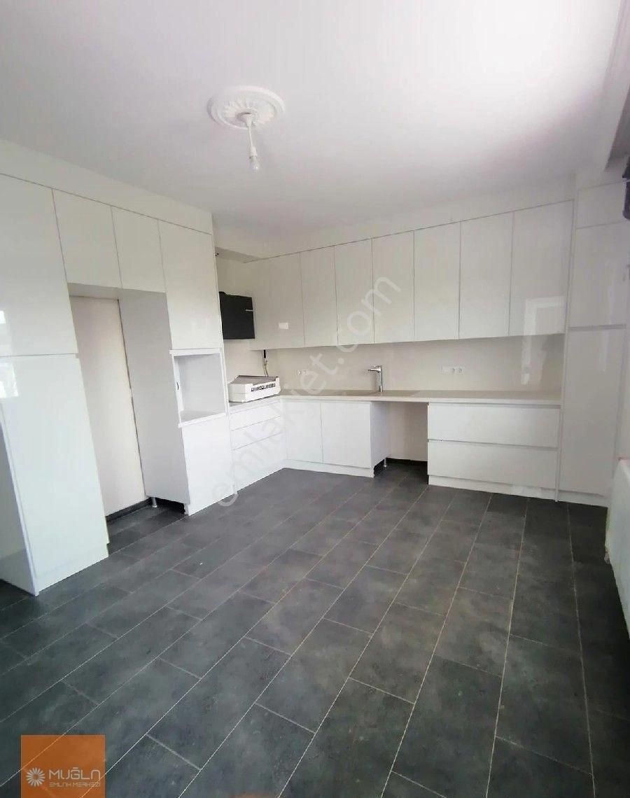 Ula Alparslan’da Geniş Bahçe Katı Kiralık 4+1 Daire - Görsel 11