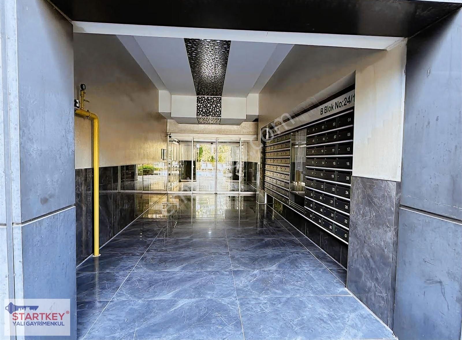 Çiğli'de Site İçi Full Eşyalı Satılık 1+1 Daire - Görsel 20