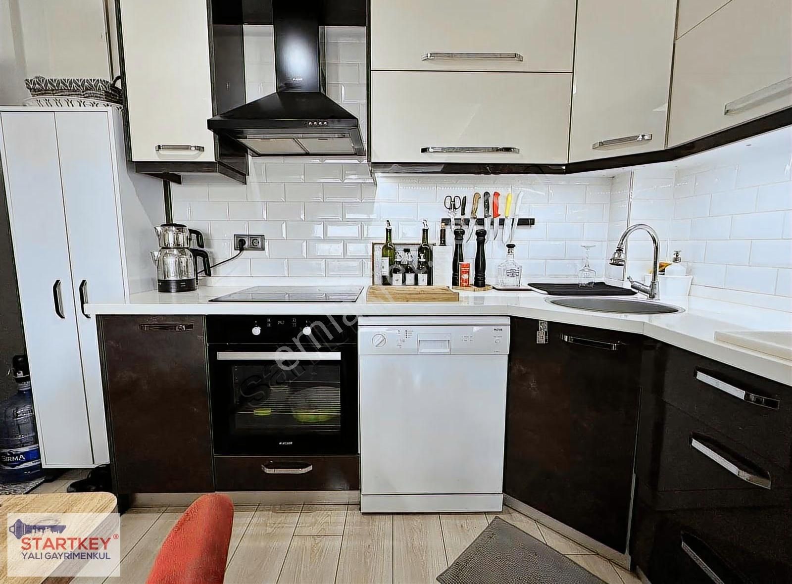 Çiğli'de Site İçi Full Eşyalı Satılık 1+1 Daire - Görsel 30