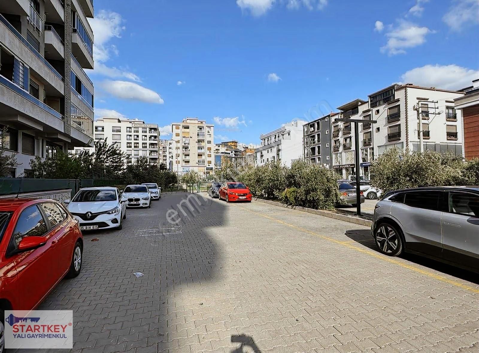 Çiğli'de Site İçi Full Eşyalı Satılık 1+1 Daire - Görsel 12