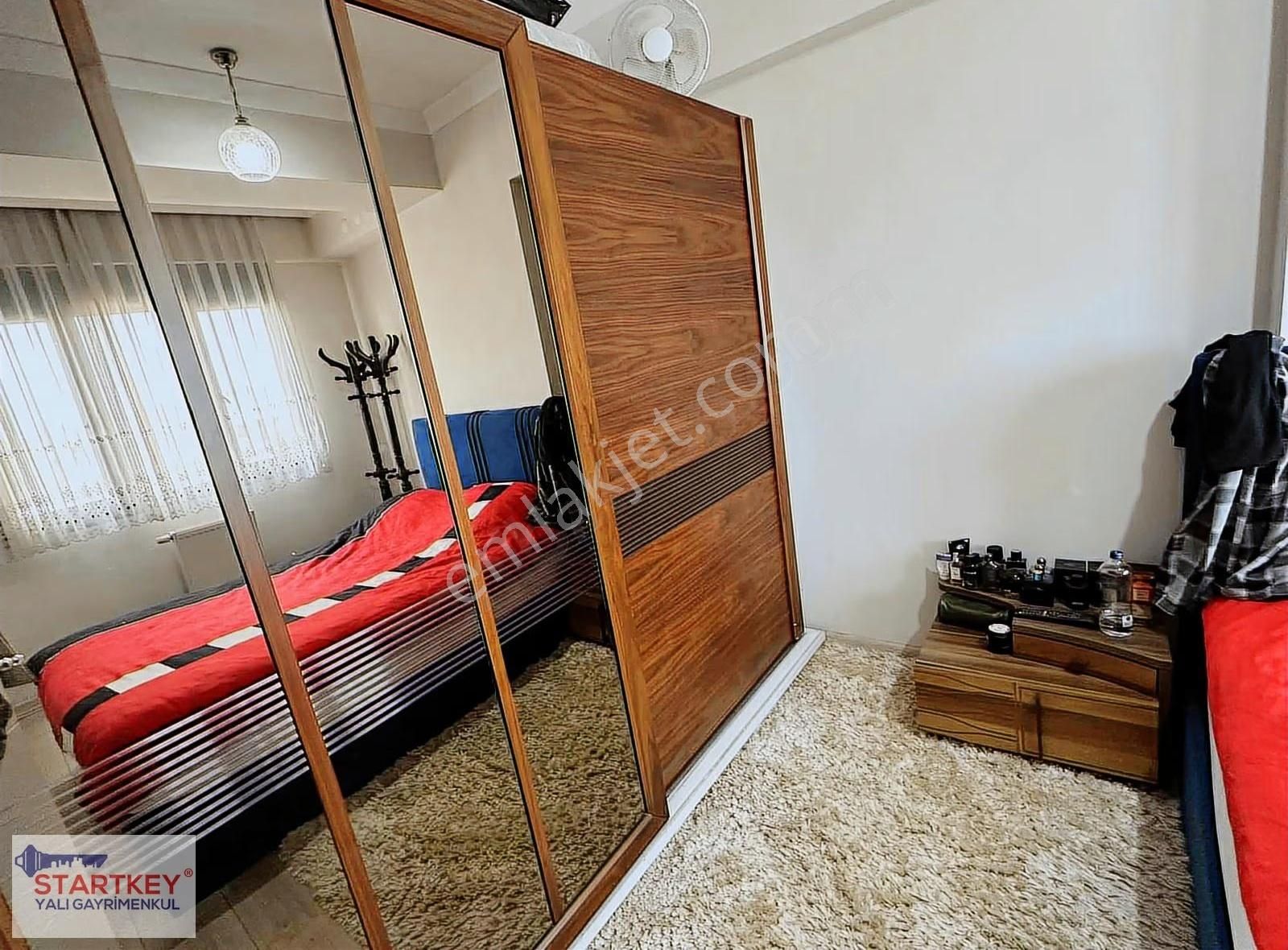 Çiğli'de Site İçi Full Eşyalı Satılık 1+1 Daire - Görsel 2