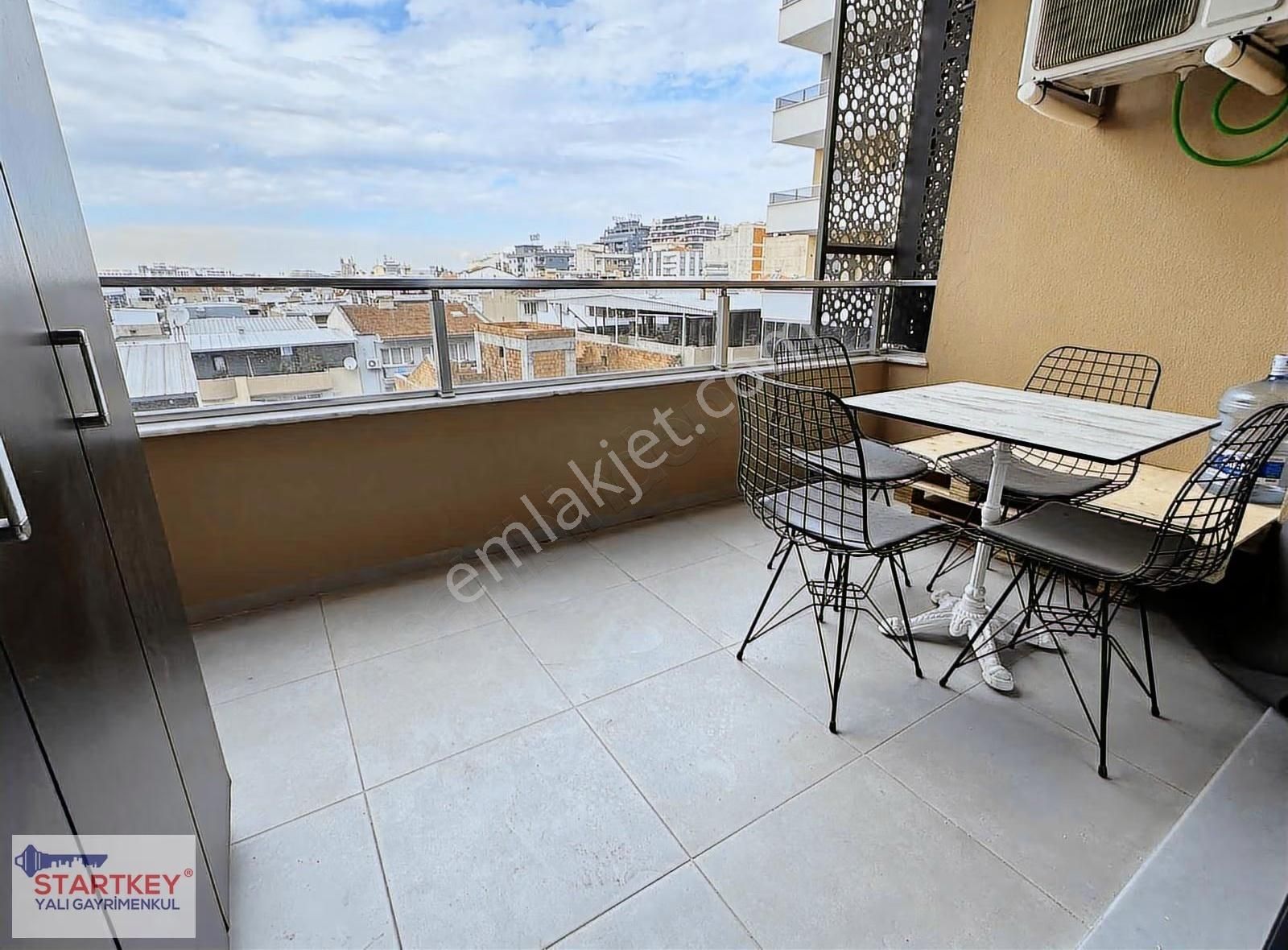 Çiğli'de Site İçi Full Eşyalı Satılık 1+1 Daire - Görsel 16