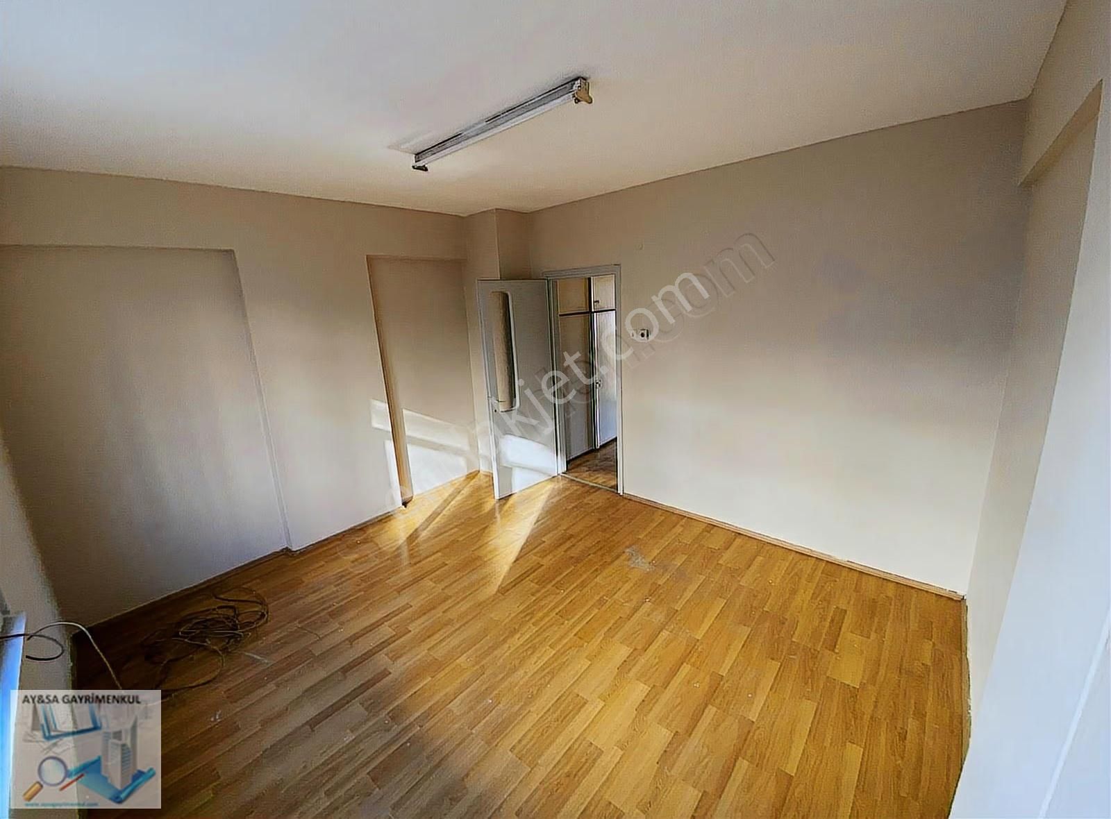 Ali Çetinkaya Caddesinde Tramvay Yolunda 2+1 110m2 Daire - Görsel 12