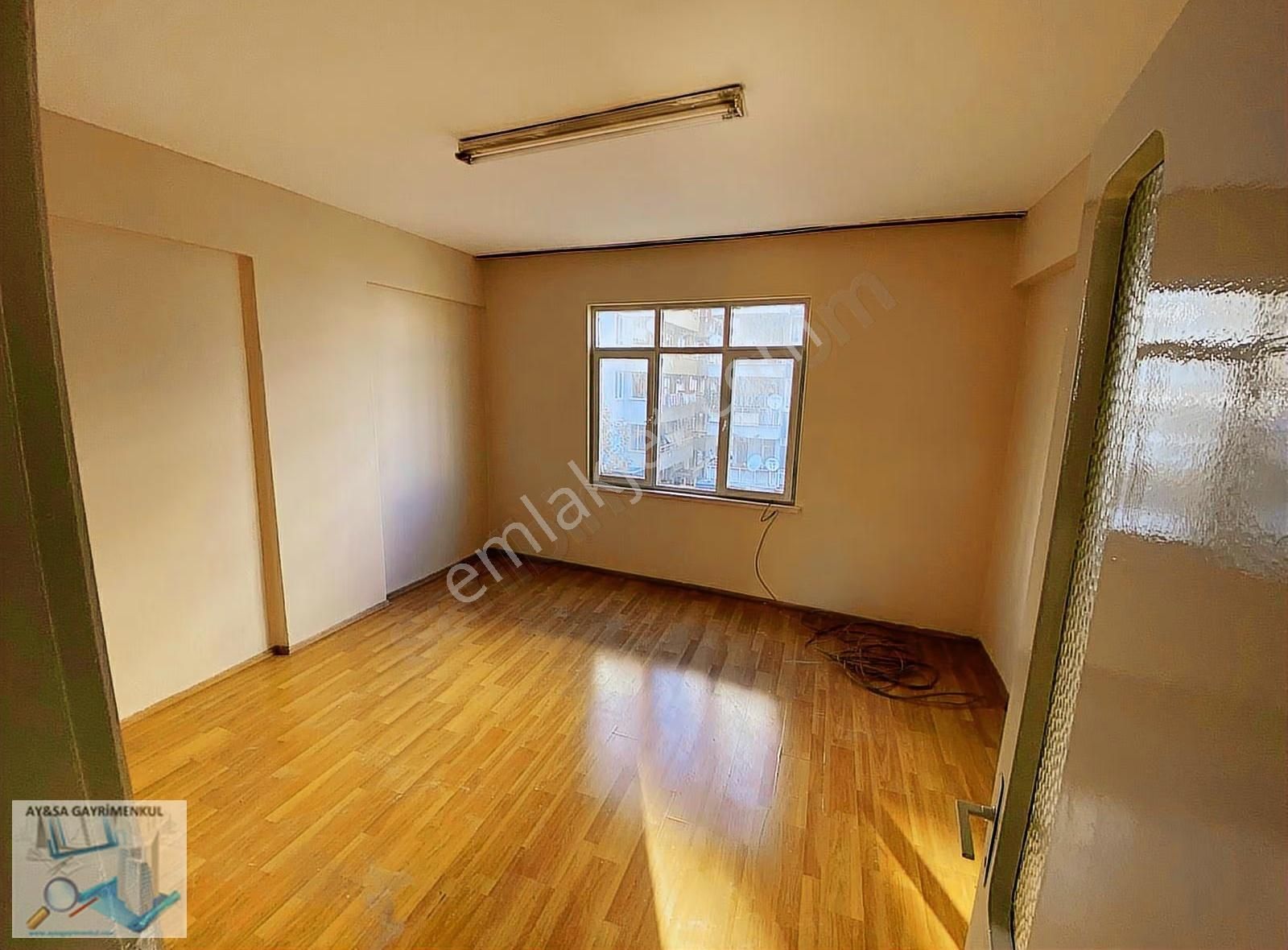 Ali Çetinkaya Caddesinde Tramvay Yolunda 2+1 110m2 Daire - Görsel 8