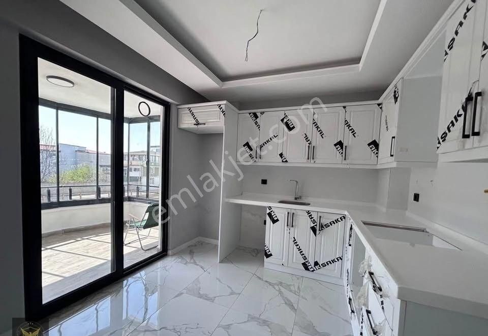 Metrobüse Yürüme Mesafesinde Geniş M2'li Fırsat 2+1 Dairemiz - Görsel 3