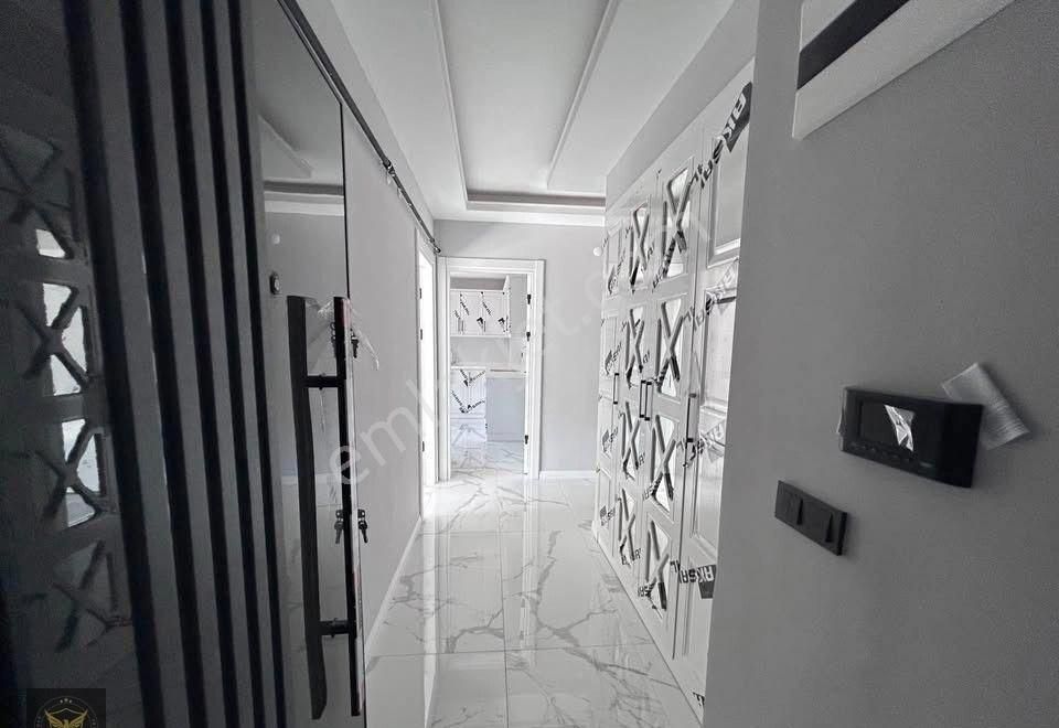 Metrobüse Yürüme Mesafesinde Geniş M2'li Fırsat 2+1 Dairemiz - Görsel 8