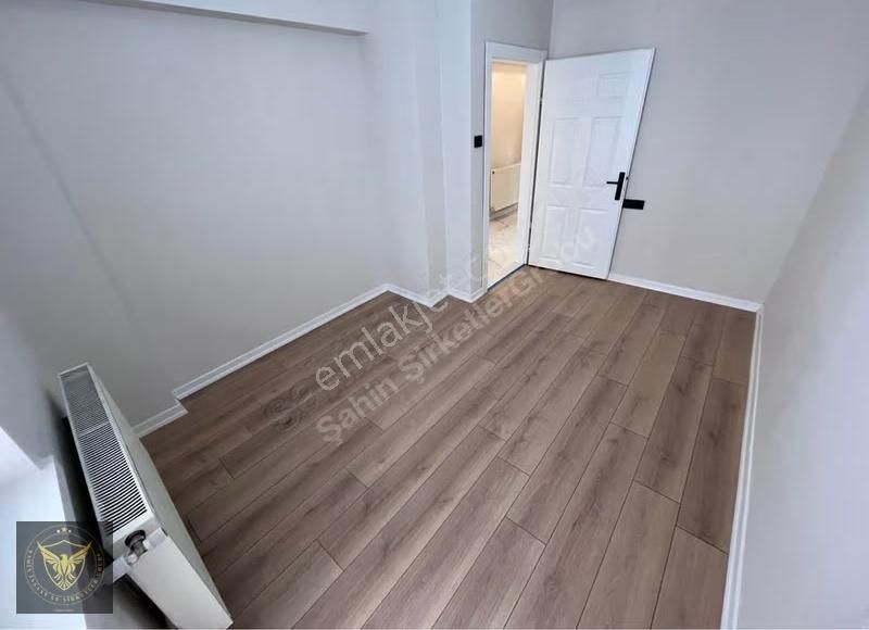 Metrobüse Yakın Ayrı Mutfaklı Oturuma Hazır Fırsat Dairemiz - Görsel 4