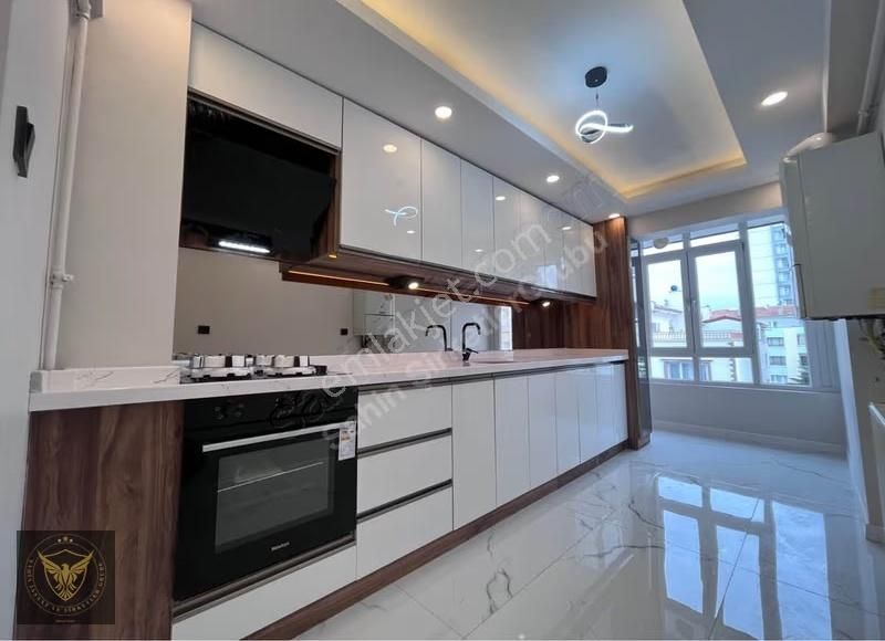 Metrobüse Yakın Ayrı Mutfaklı Oturuma Hazır Fırsat Dairemiz - Görsel 13