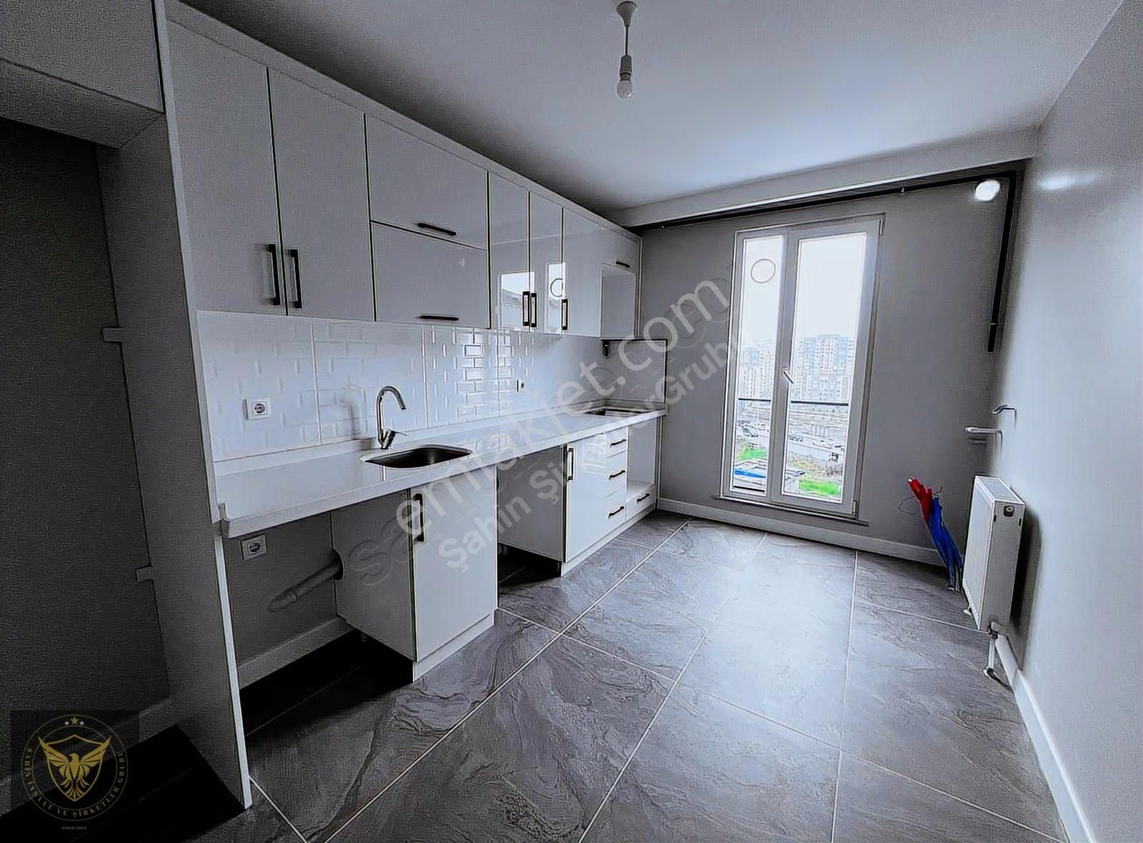 Beylikdüzü Kavaklı Mh.otoparklı Evebeyn Banyolu 2+1 Sıfır Daire