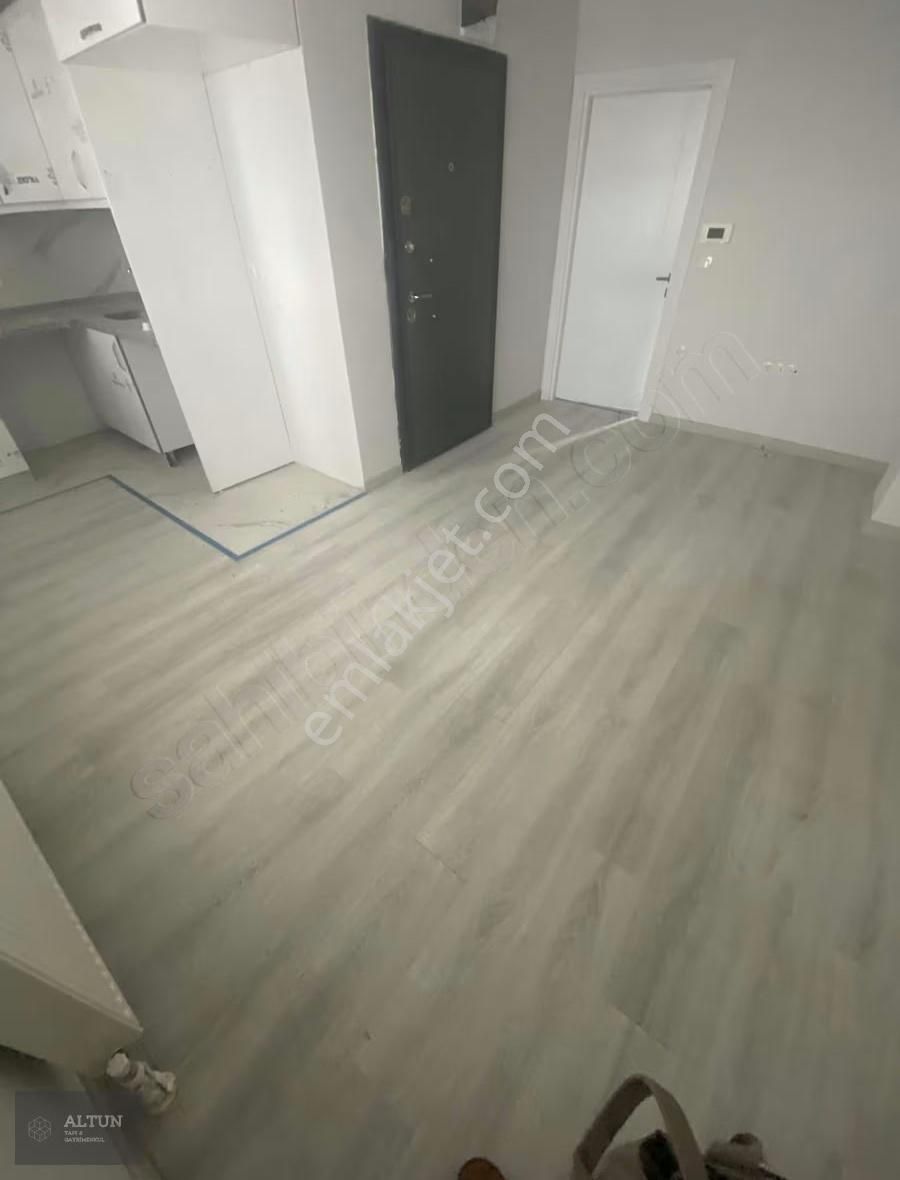 Avcılar'da Metrobüse 7 Dk , Ön Cephe 1+1 Yüksek Giriş Daire