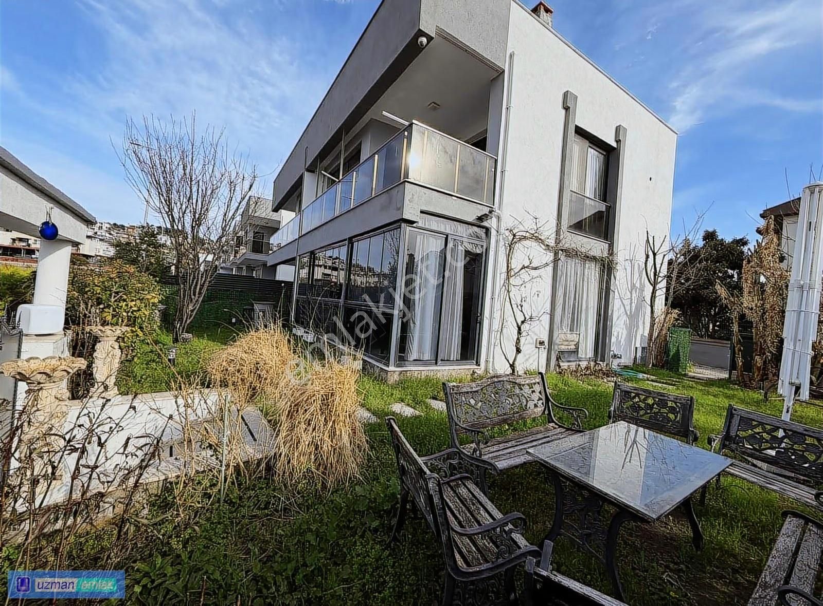 Full Deniz Mazaralı Geniş Bahçe Havuzlu Bakımlı Villa