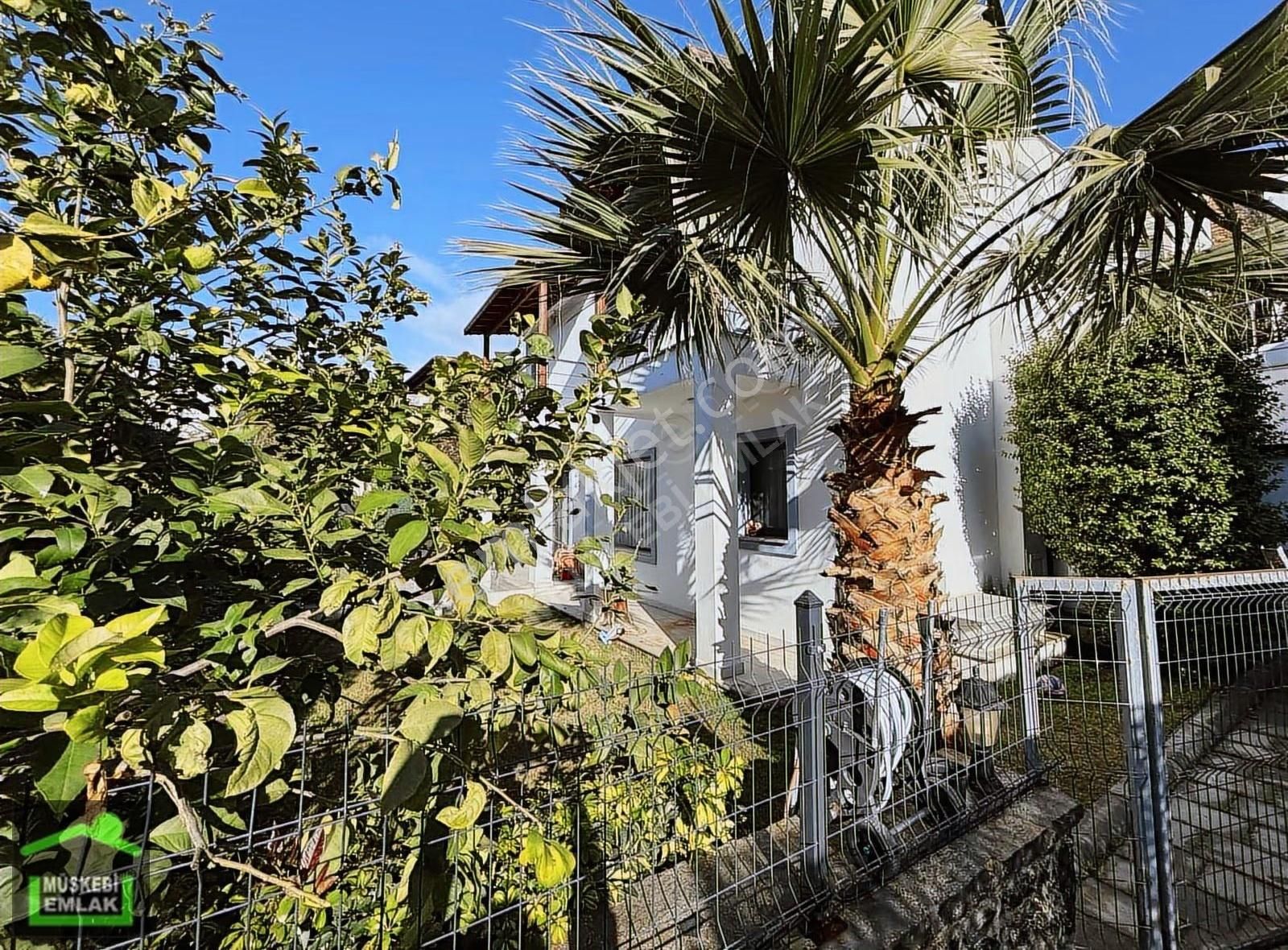 Ortakent Merkezde Site İçinde Kiralık 2+1 Üst Kat Daire