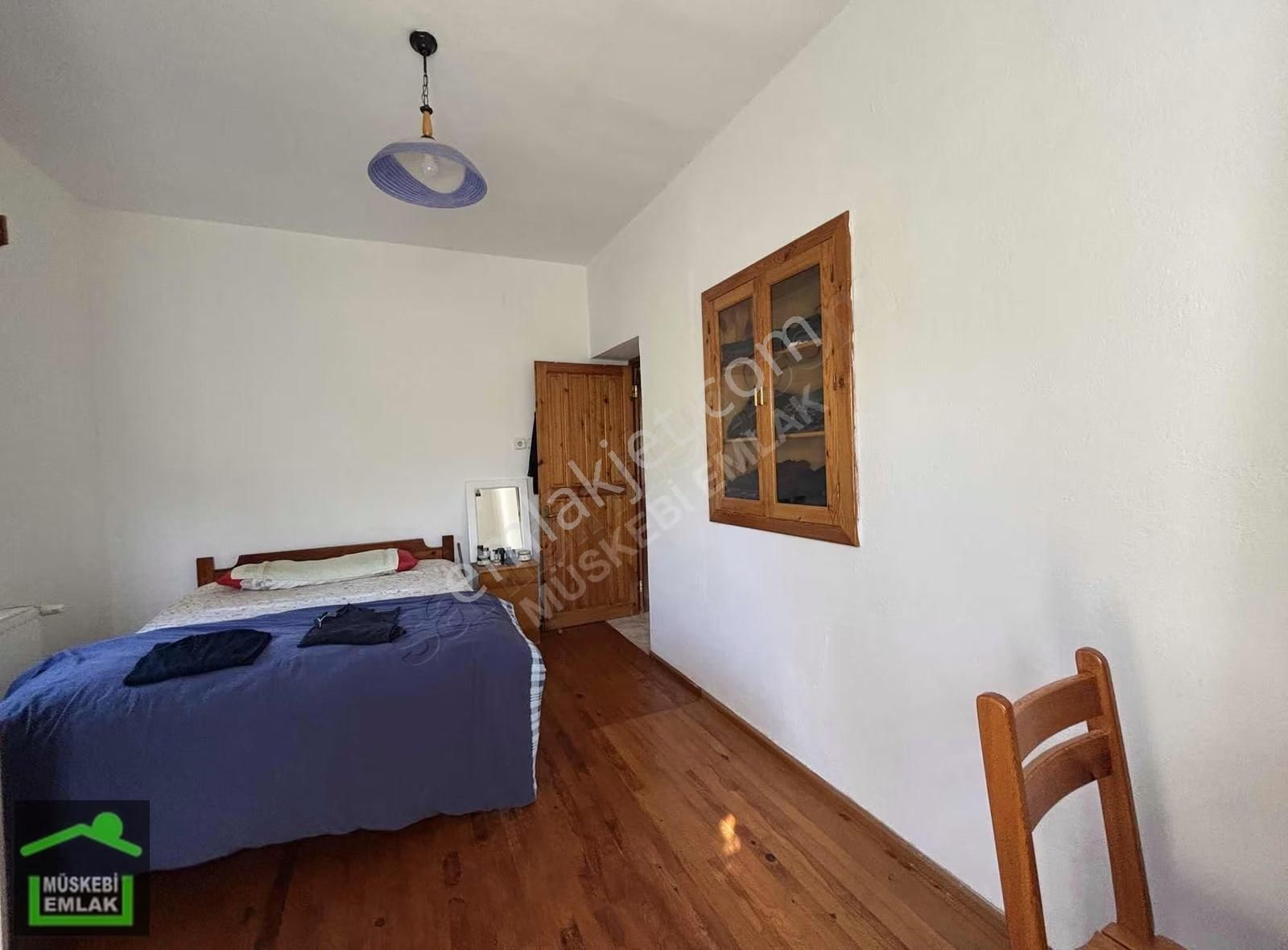 Ortakent Merkezde Mandalin Bahçesi İçinde 3+1 Tek Kat Taş Ev - Görsel 18