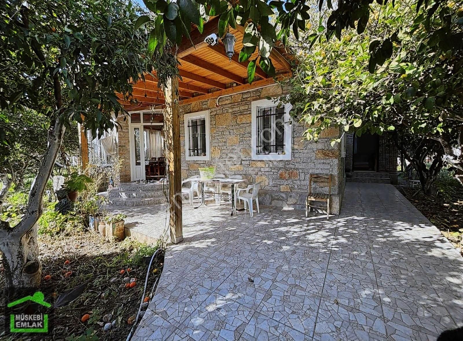 Ortakent Merkezde Mandalin Bahçesi İçinde 3+1 Tek Kat Taş Ev - Görsel 24