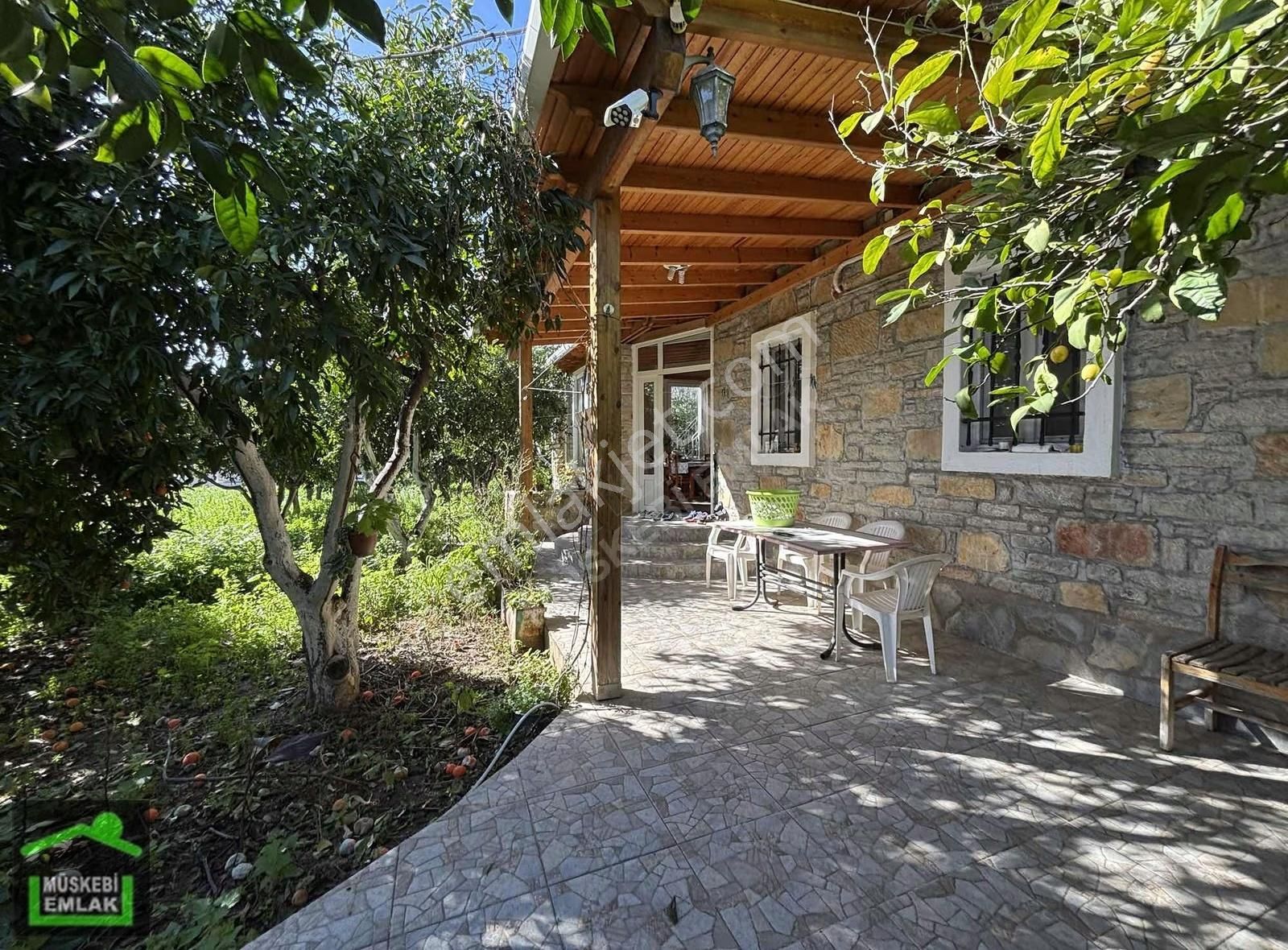 Ortakent Merkezde Mandalin Bahçesi İçinde 3+1 Tek Kat Taş Ev - Görsel 16