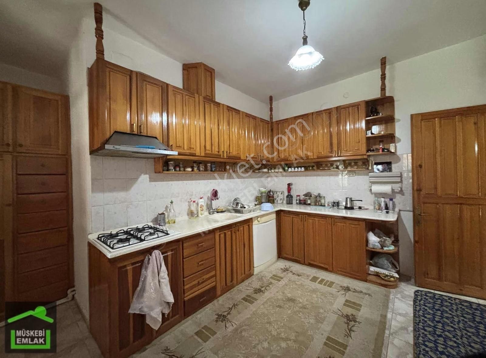 Ortakent Merkezde Mandalin Bahçesi İçinde 3+1 Tek Kat Taş Ev - Görsel 12