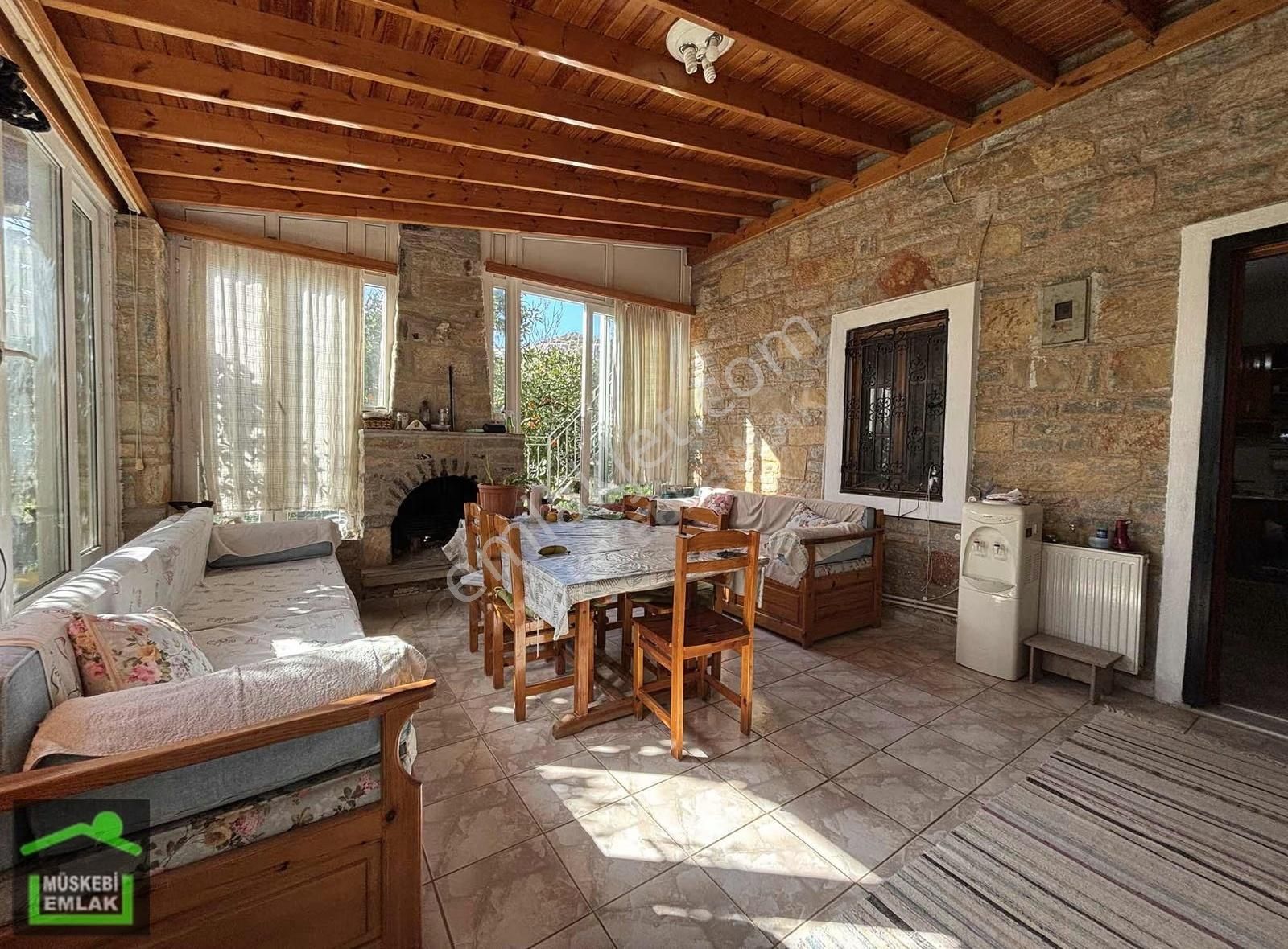 Ortakent Merkezde Mandalin Bahçesi İçinde 3+1 Tek Kat Taş Ev - Görsel 10