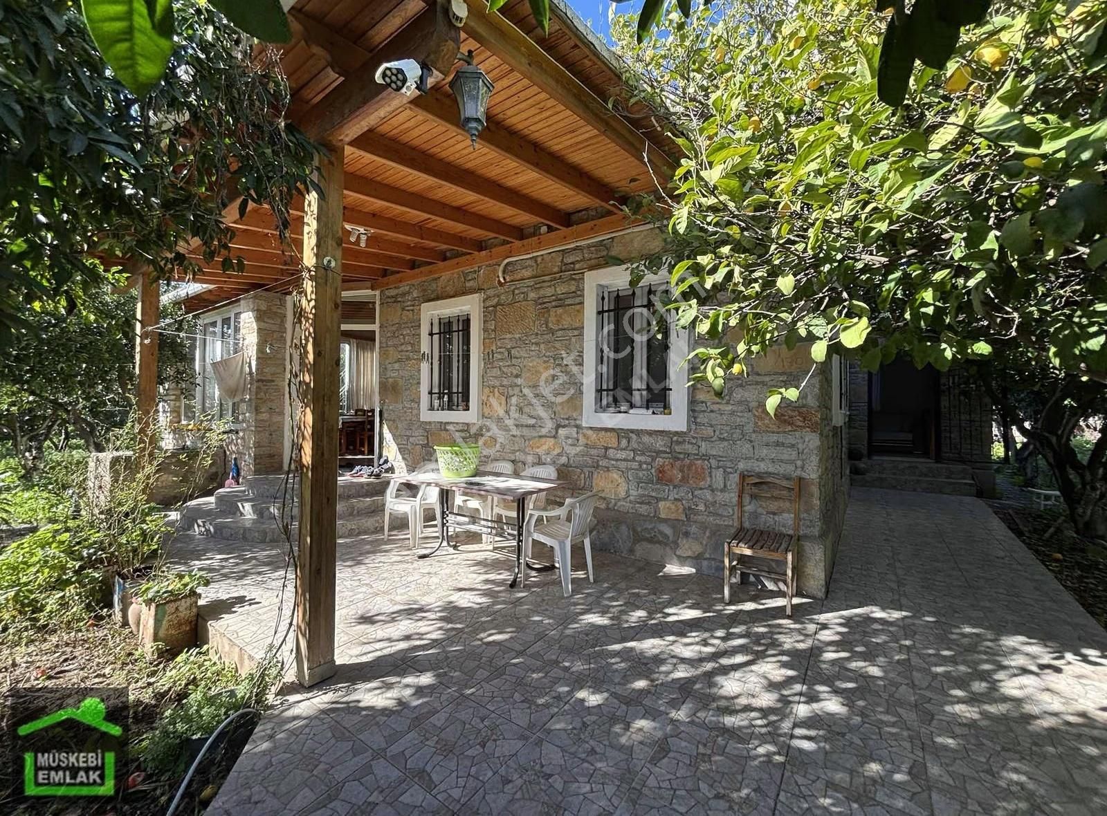 Ortakent Merkezde Mandalin Bahçesi İçinde 3+1 Tek Kat Taş Ev - Görsel 22