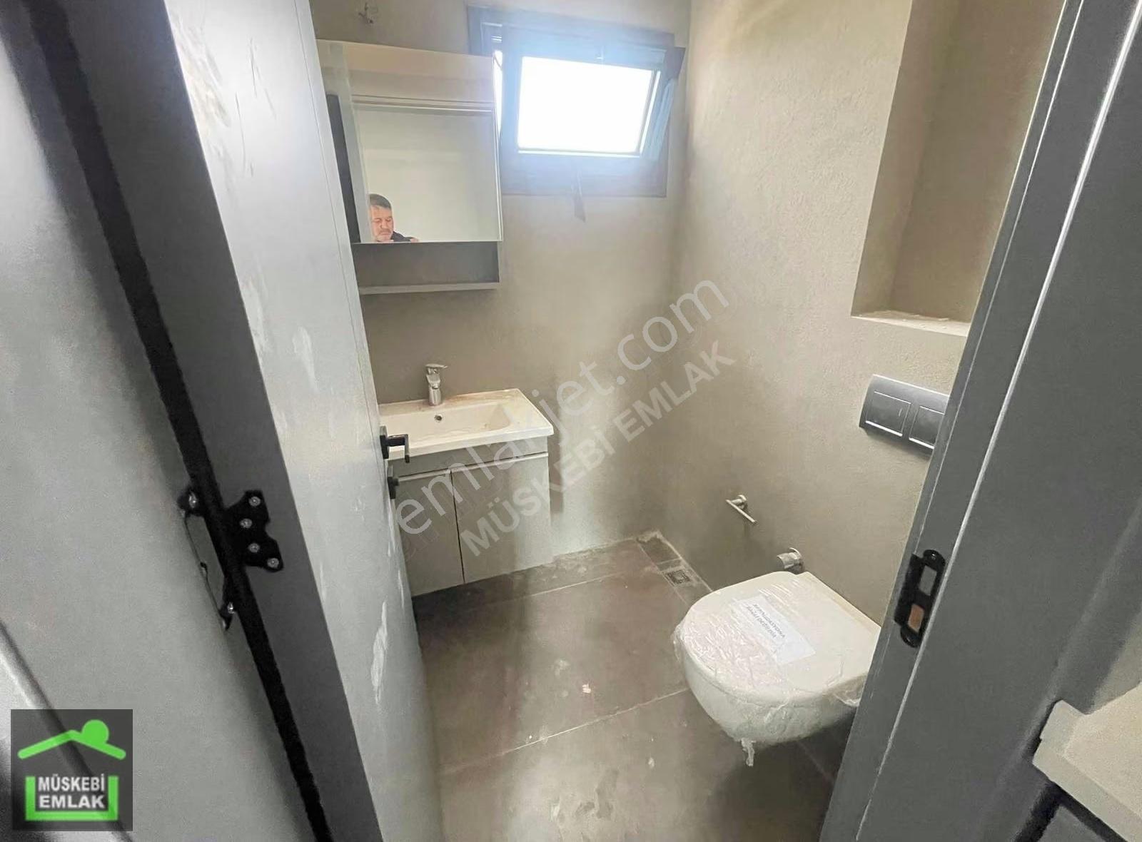 Ortakent Merkezde Anayol Cepheli İş Merkezinde Kiralık 1+1 Ofis - Görsel 9