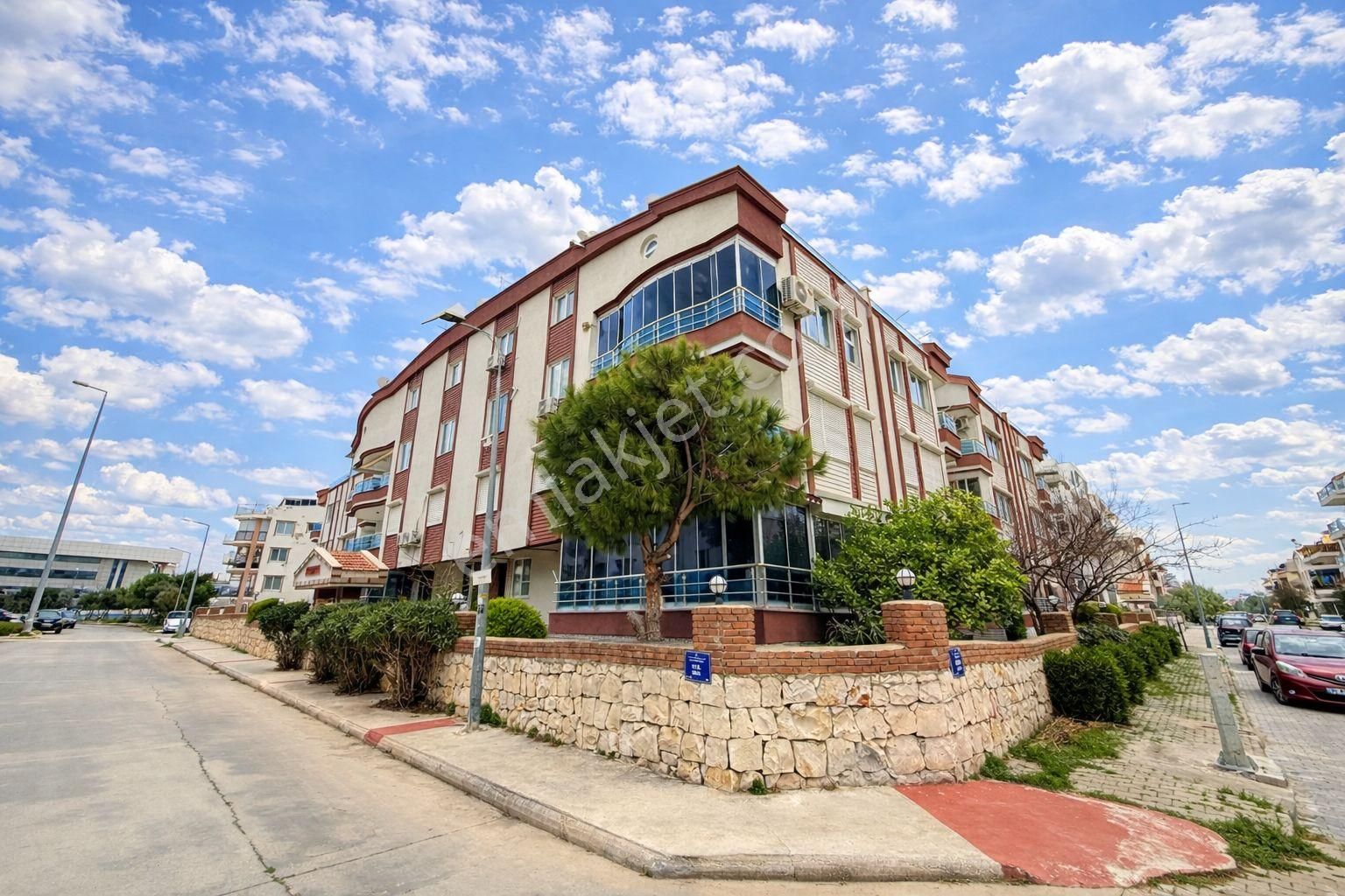 Didim Efelerde Full Eşyalı 3+1 Satılık Dubleks Daire