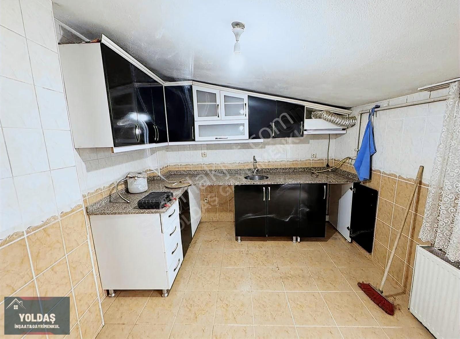 Yoldaş İnşaat'tan Kiralık 110 M2 Çatı Katı Daire Çatısı Beton - Görsel 7