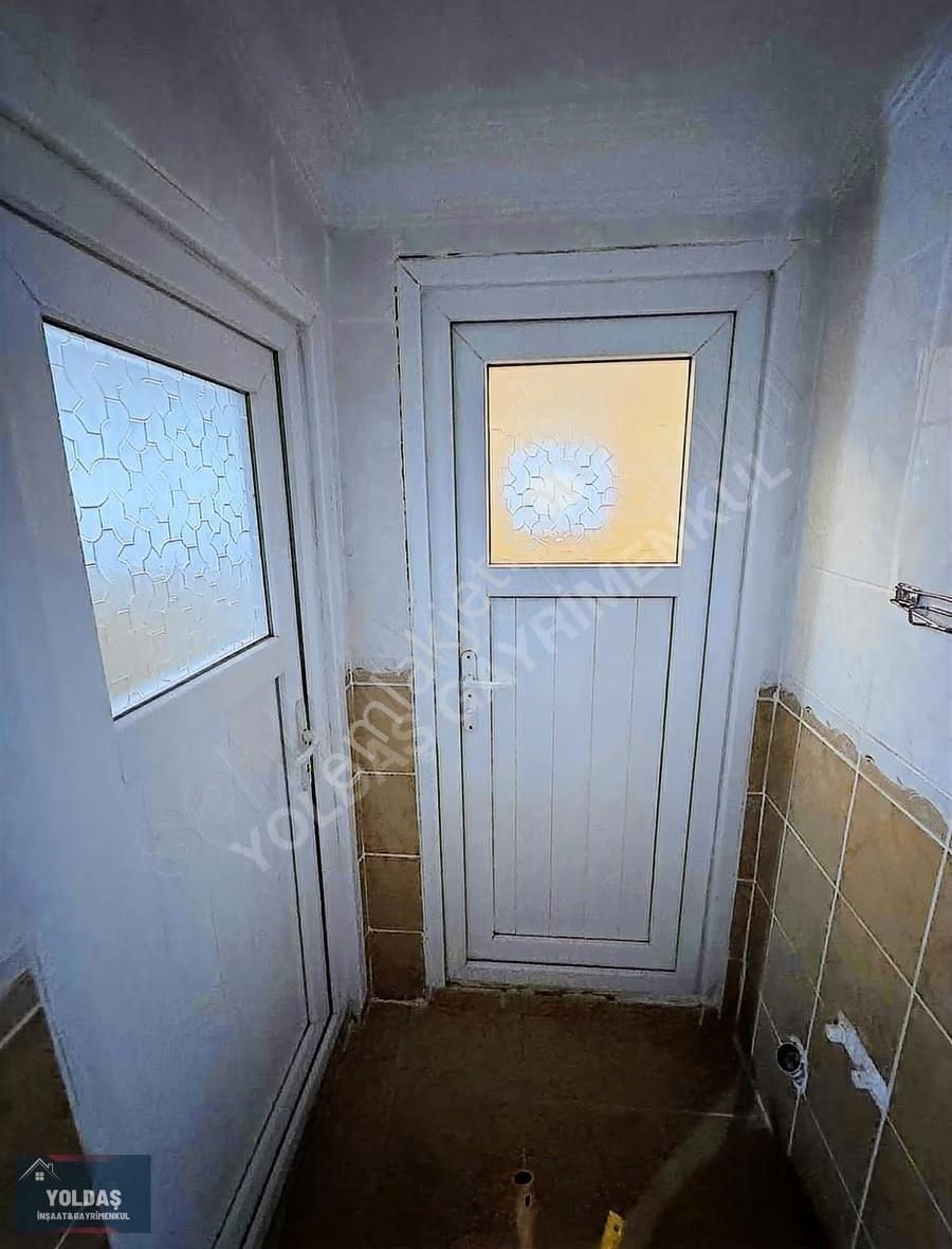 Yoldaş İnşaat'tan Kiralık 110 M2 Çatı Katı Daire Çatısı Beton - Görsel 13