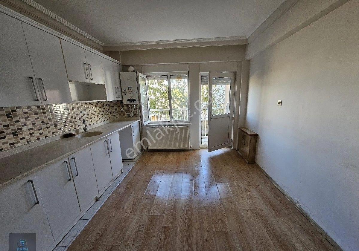 Çeltek Mahallesinde 3+1 10 Yıllık Satılık Daire - Görsel 7