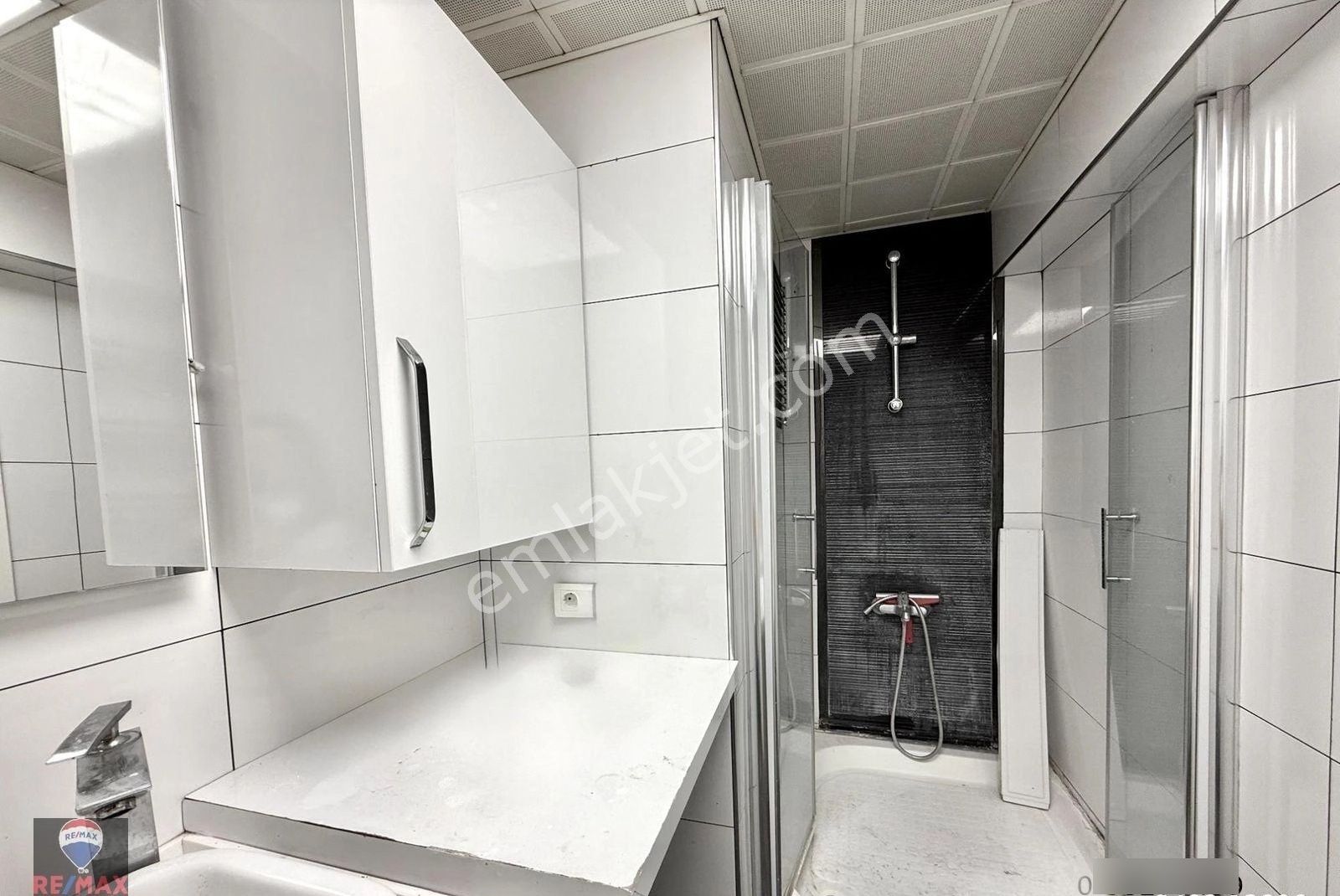 Atakent Yalı Mahallesı'nde Merkezı Konumda Kiralık 3+1 Işyerı Daıre - Görsel 9