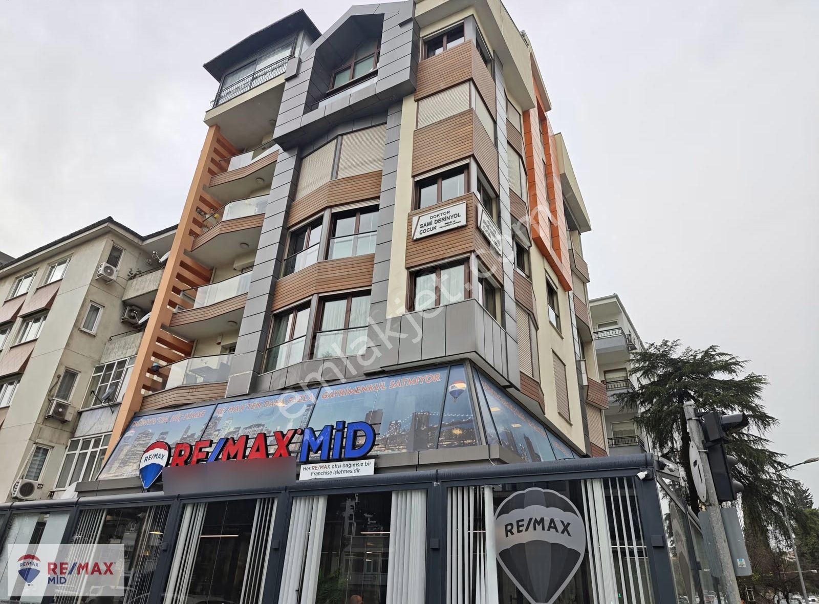Remax Mıd - Ara Kat Lüks 3+1 - Bandırma Caddesı - Atatürk Mah.