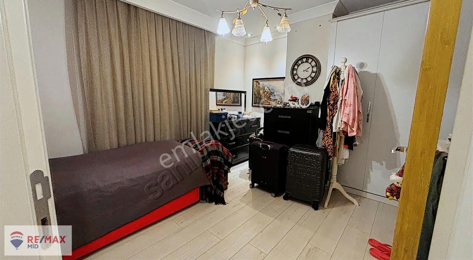 Remax Mıd - Ara Kat Lüks 3+1 - Bandırma Caddesı - Atatürk Mah. - Görsel 13