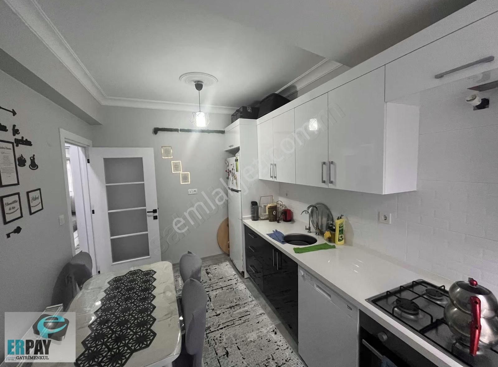 Gazi Mahallesi'nde Satılık 2+1 Daire, 90m², Asansörlü, - Görsel 3
